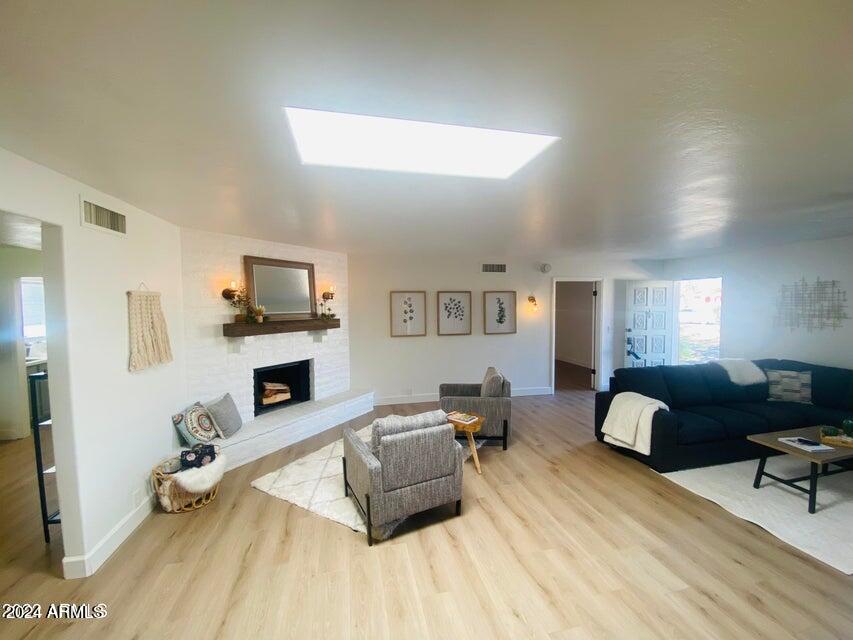 2449 E INGLEWOOD Street