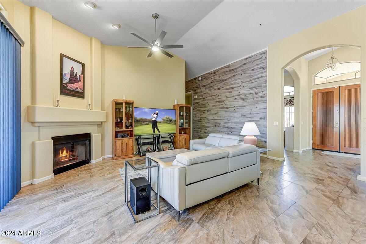 6870 E Horned Owl Trail