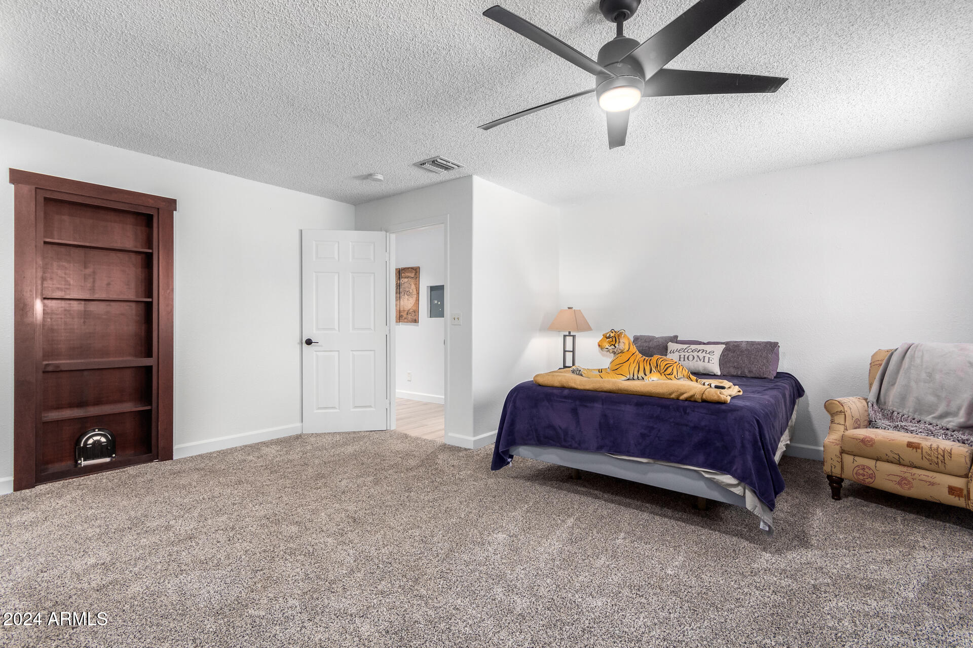 2040 N 63RD Place