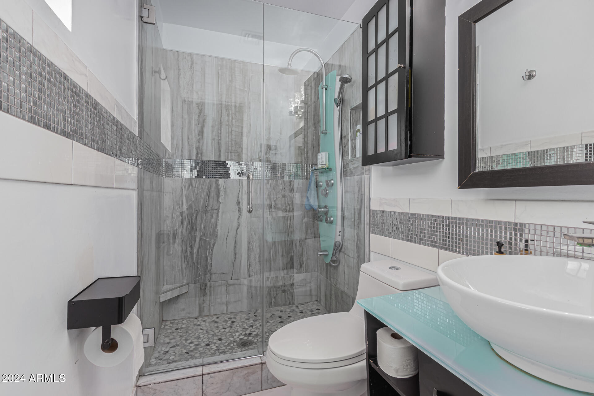 1821 W BEHREND Drive