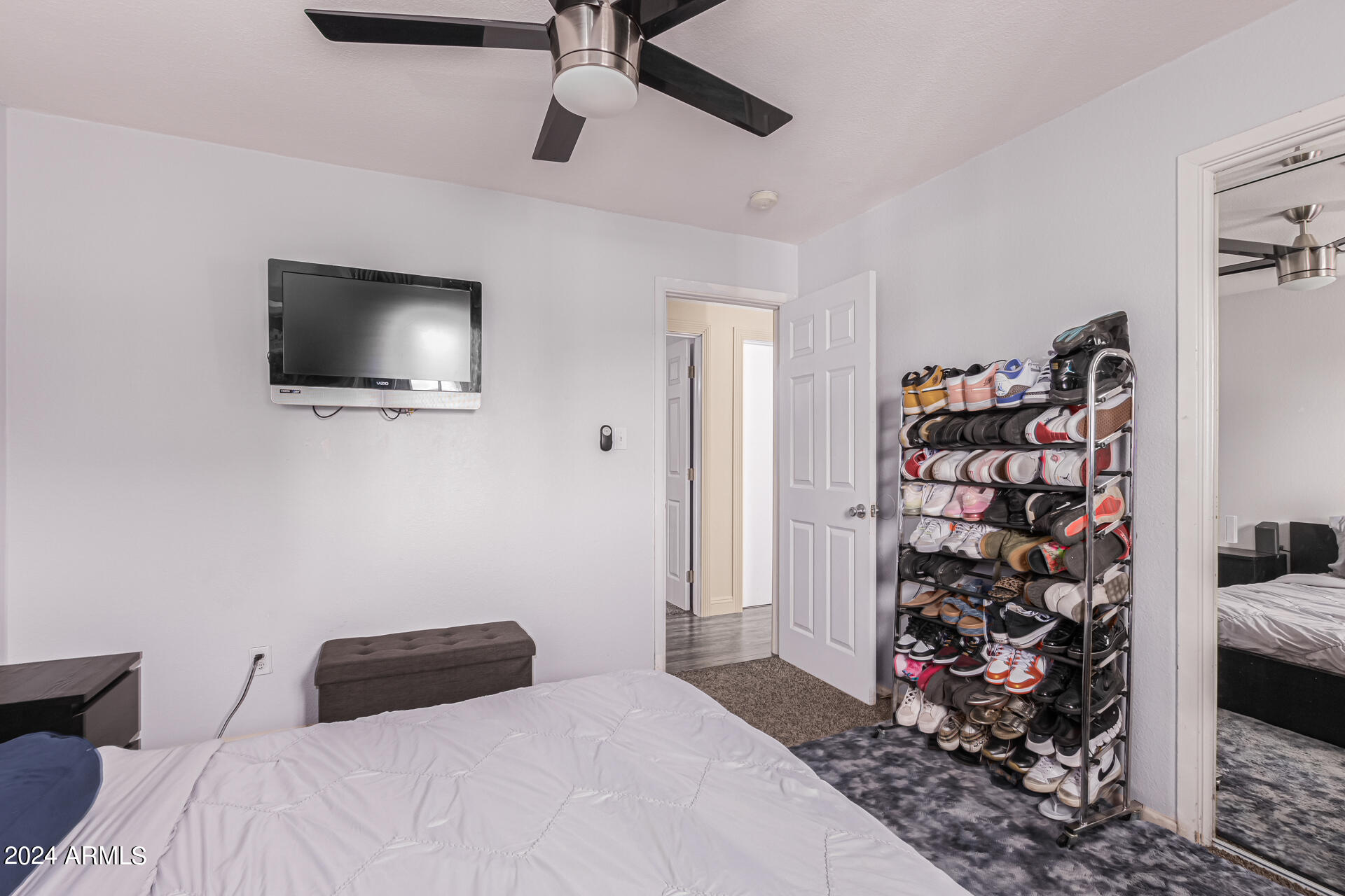 1821 W BEHREND Drive