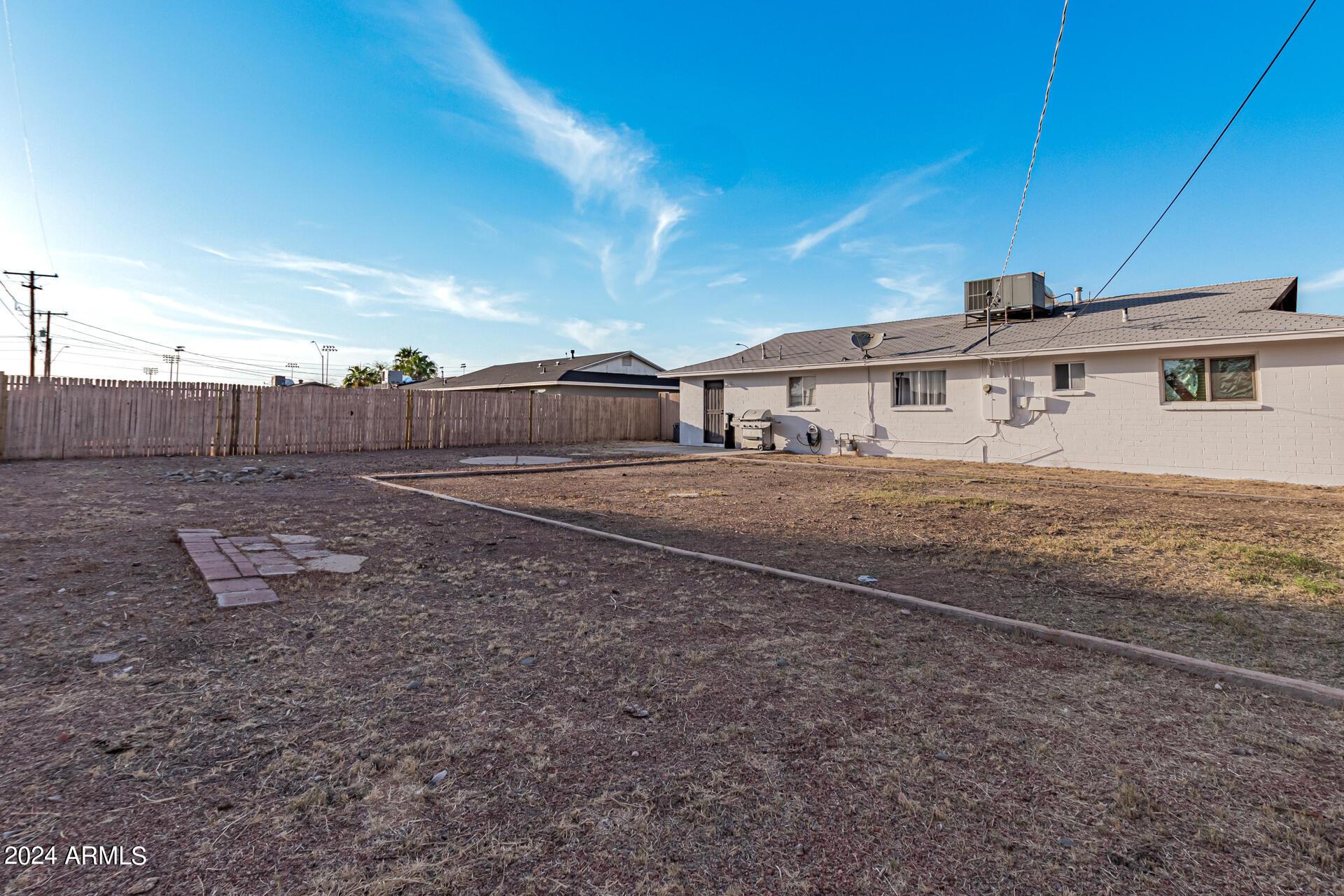 1821 W BEHREND Drive