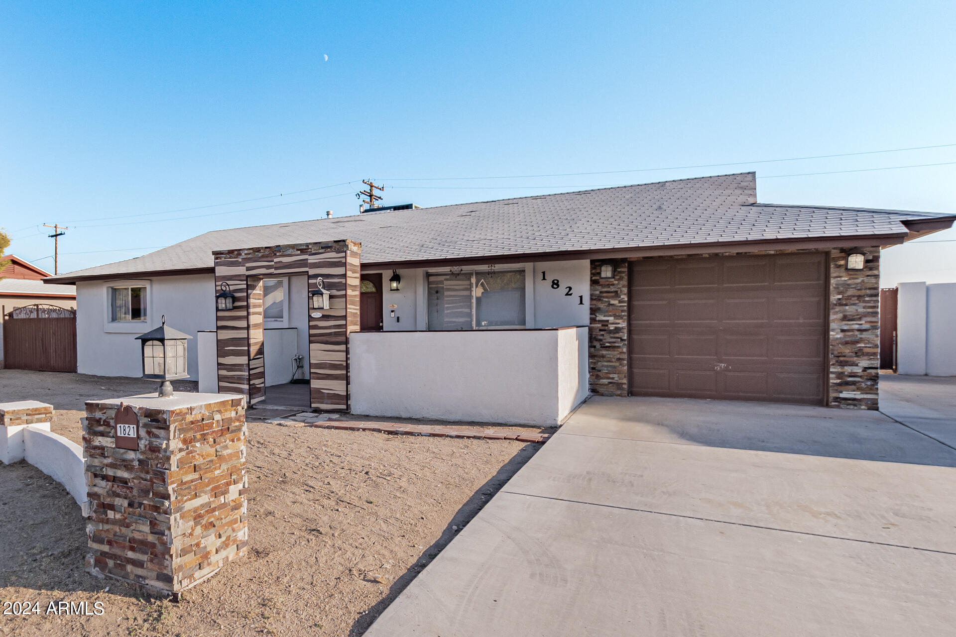 1821 W BEHREND Drive