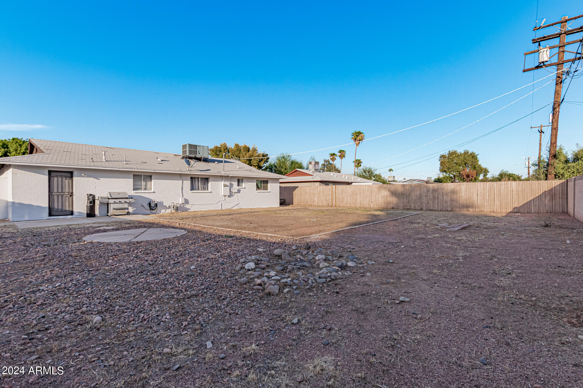 1821 W BEHREND Drive