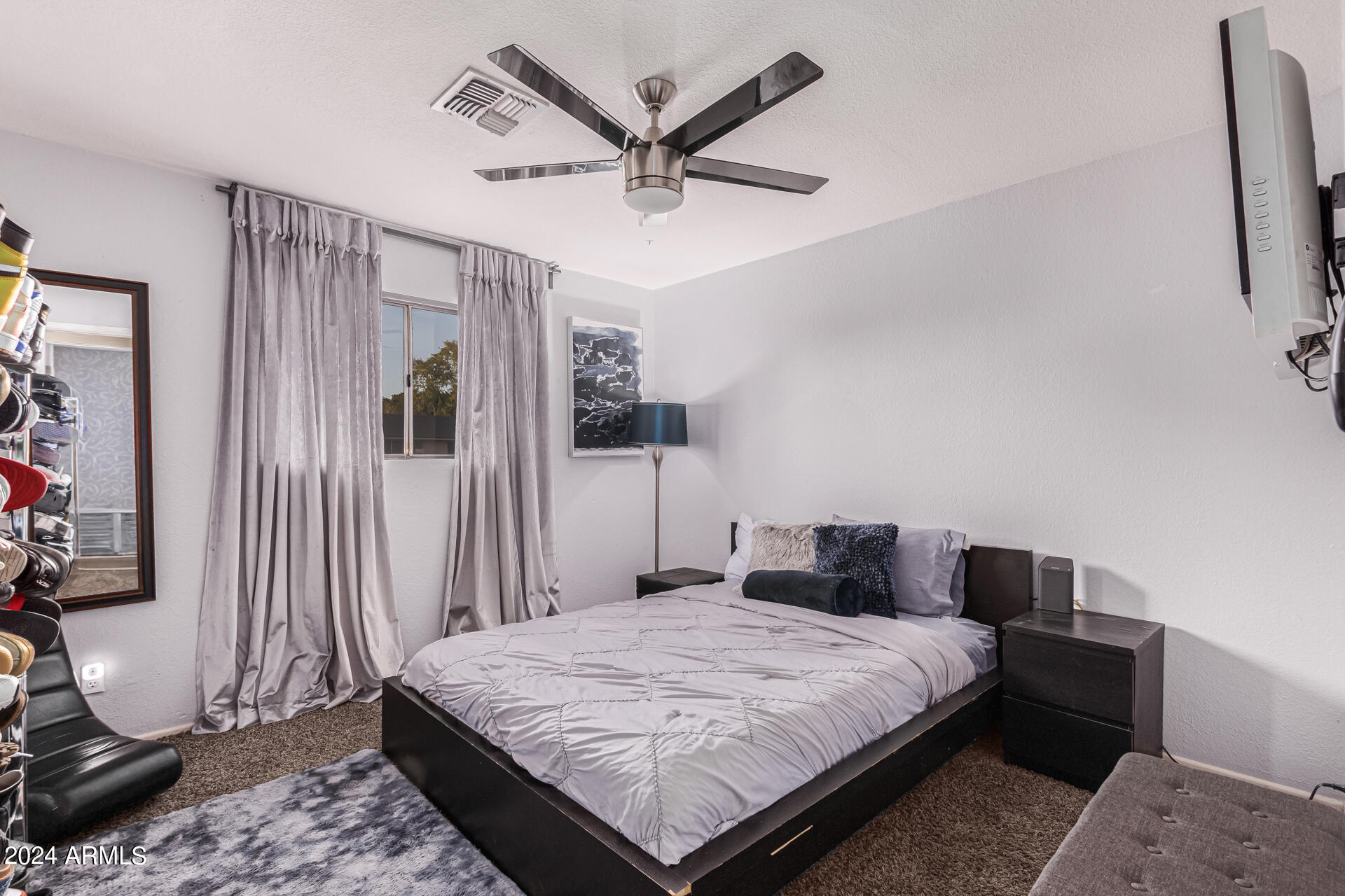 1821 W BEHREND Drive