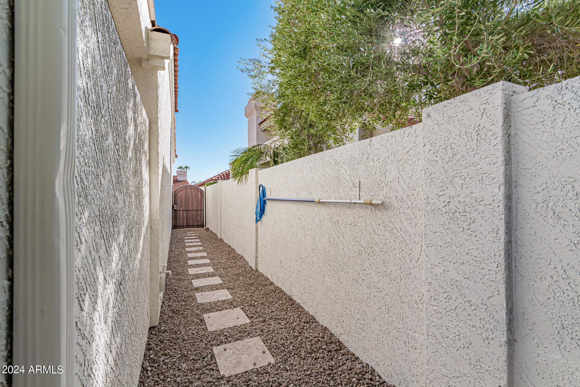 10810 E BELLA VISTA Drive