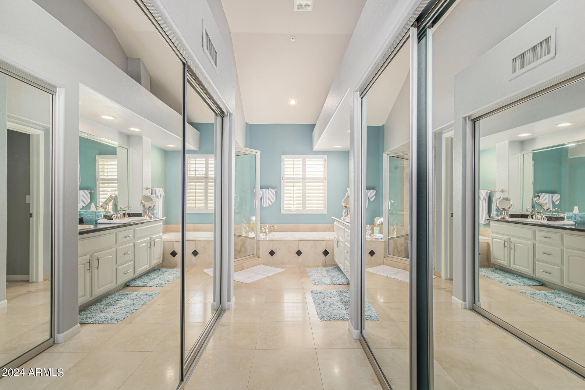 10810 E BELLA VISTA Drive