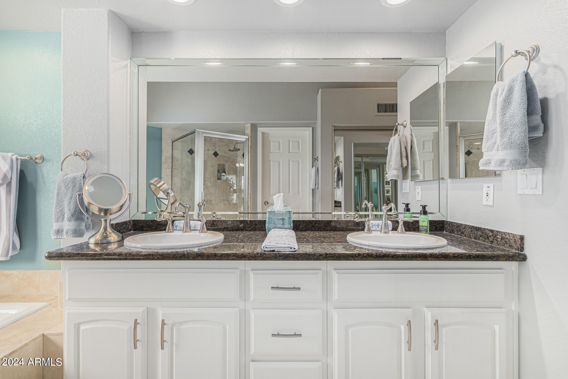 10810 E BELLA VISTA Drive