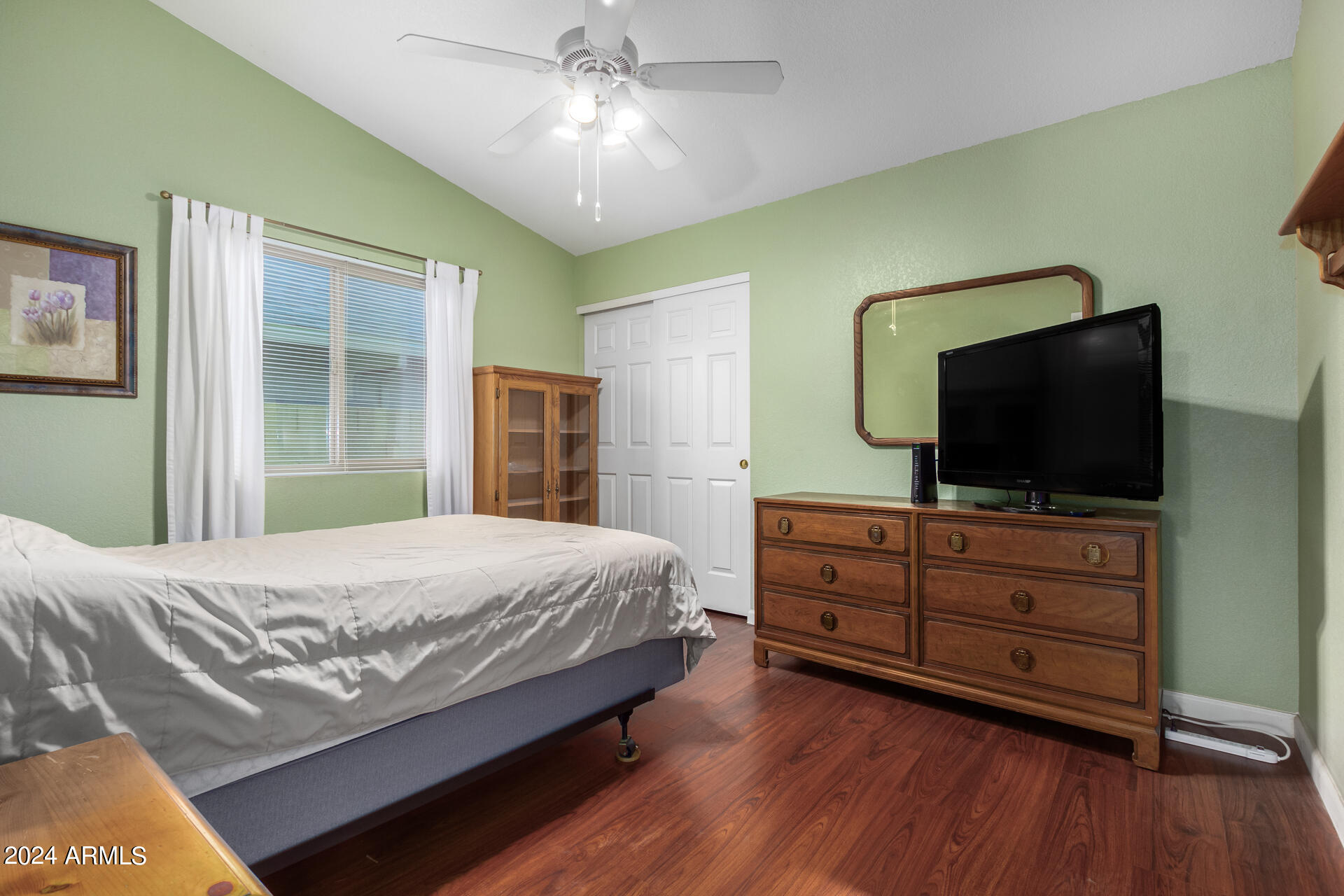 1531 E ROSEMONTE Drive