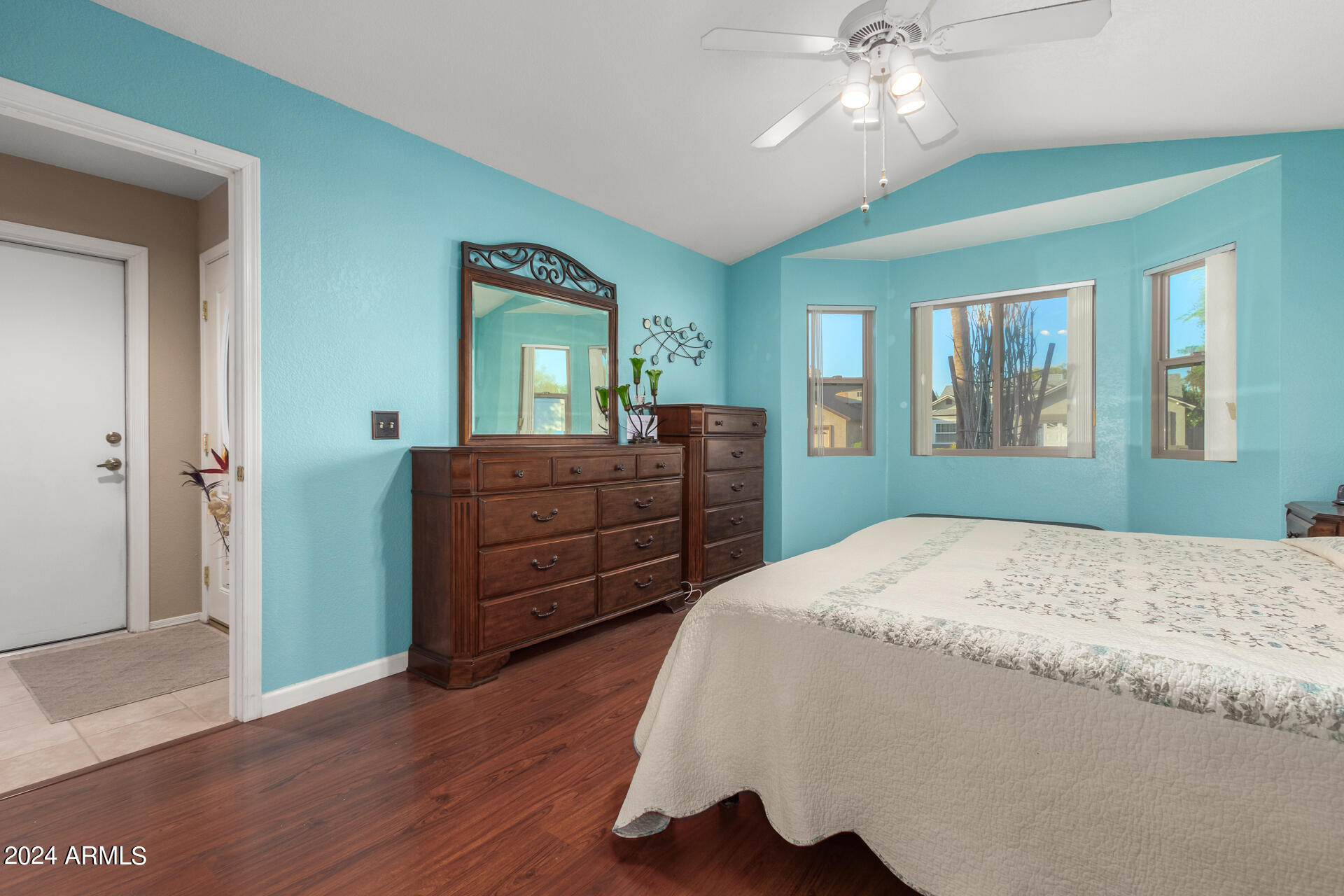 1531 E ROSEMONTE Drive