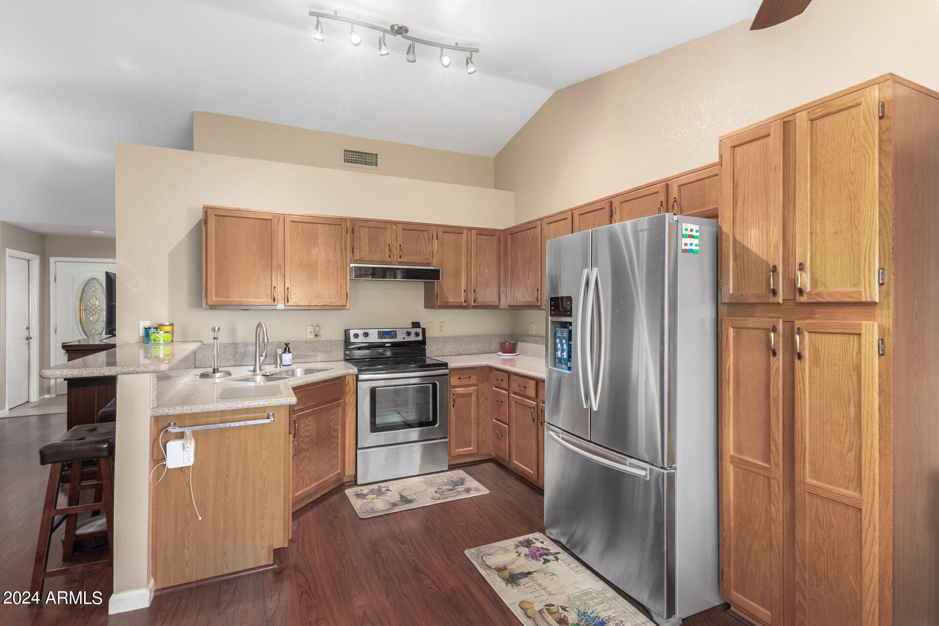 1531 E ROSEMONTE Drive