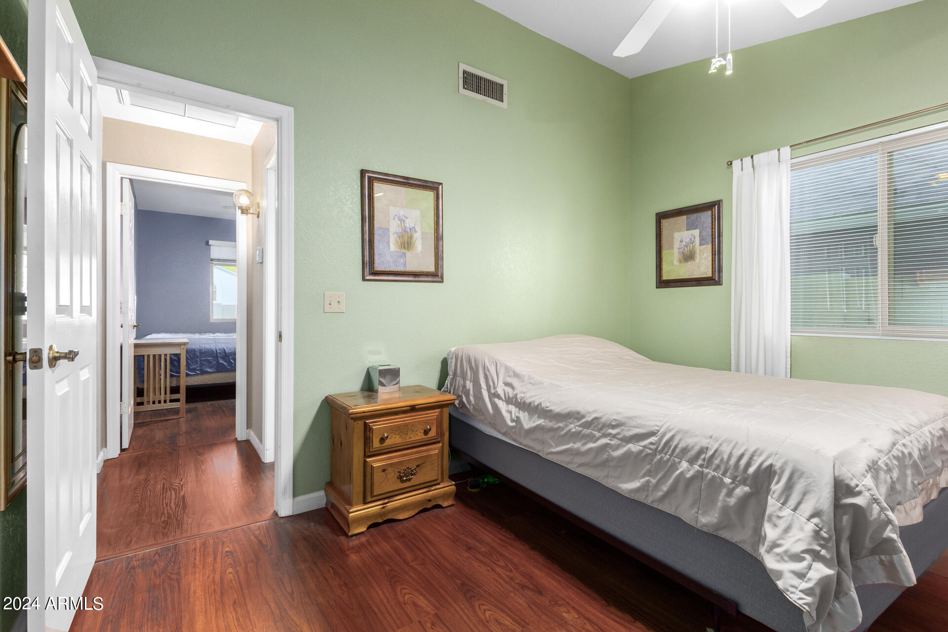 1531 E ROSEMONTE Drive