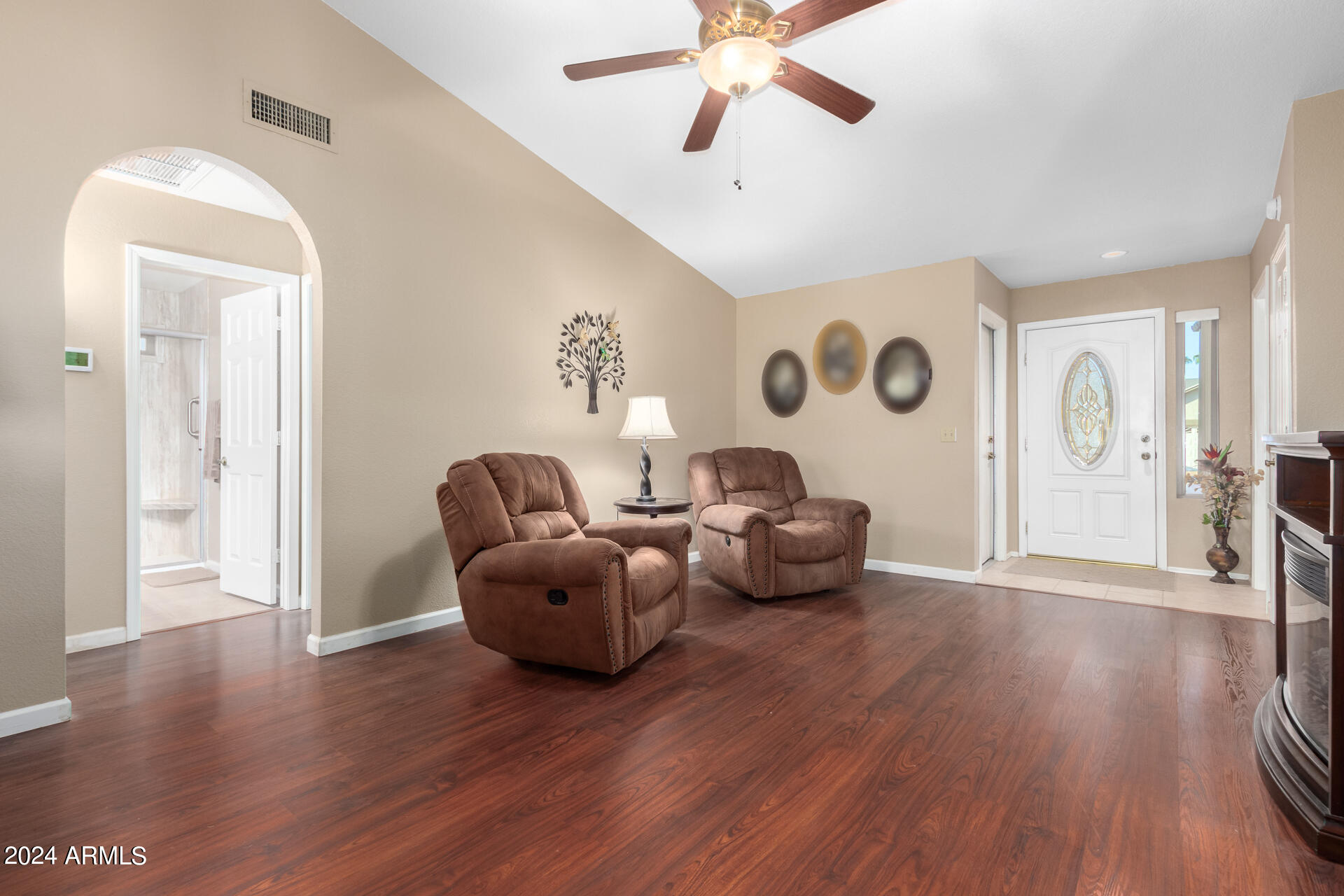 1531 E ROSEMONTE Drive