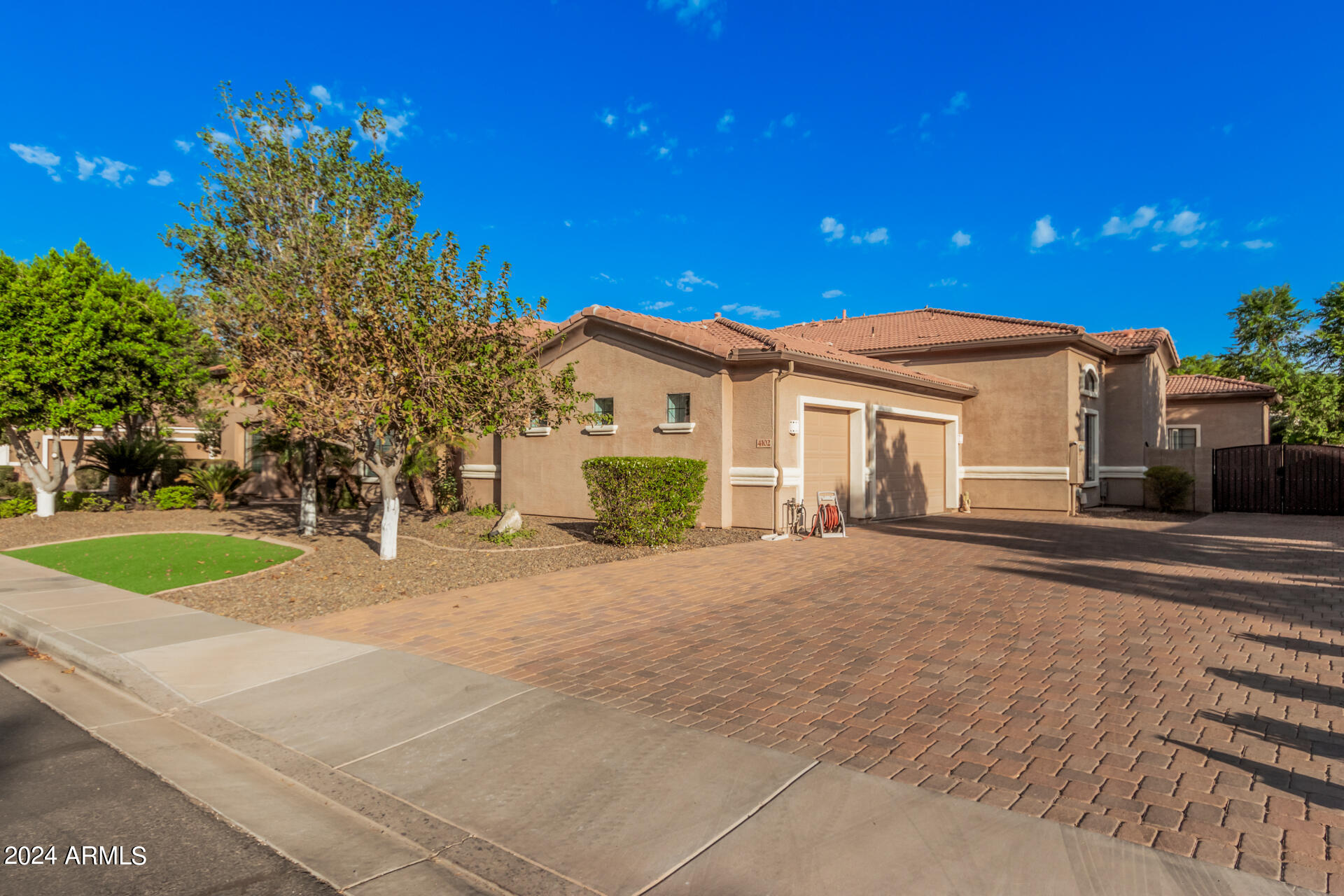 4102 E SCORPIO Place