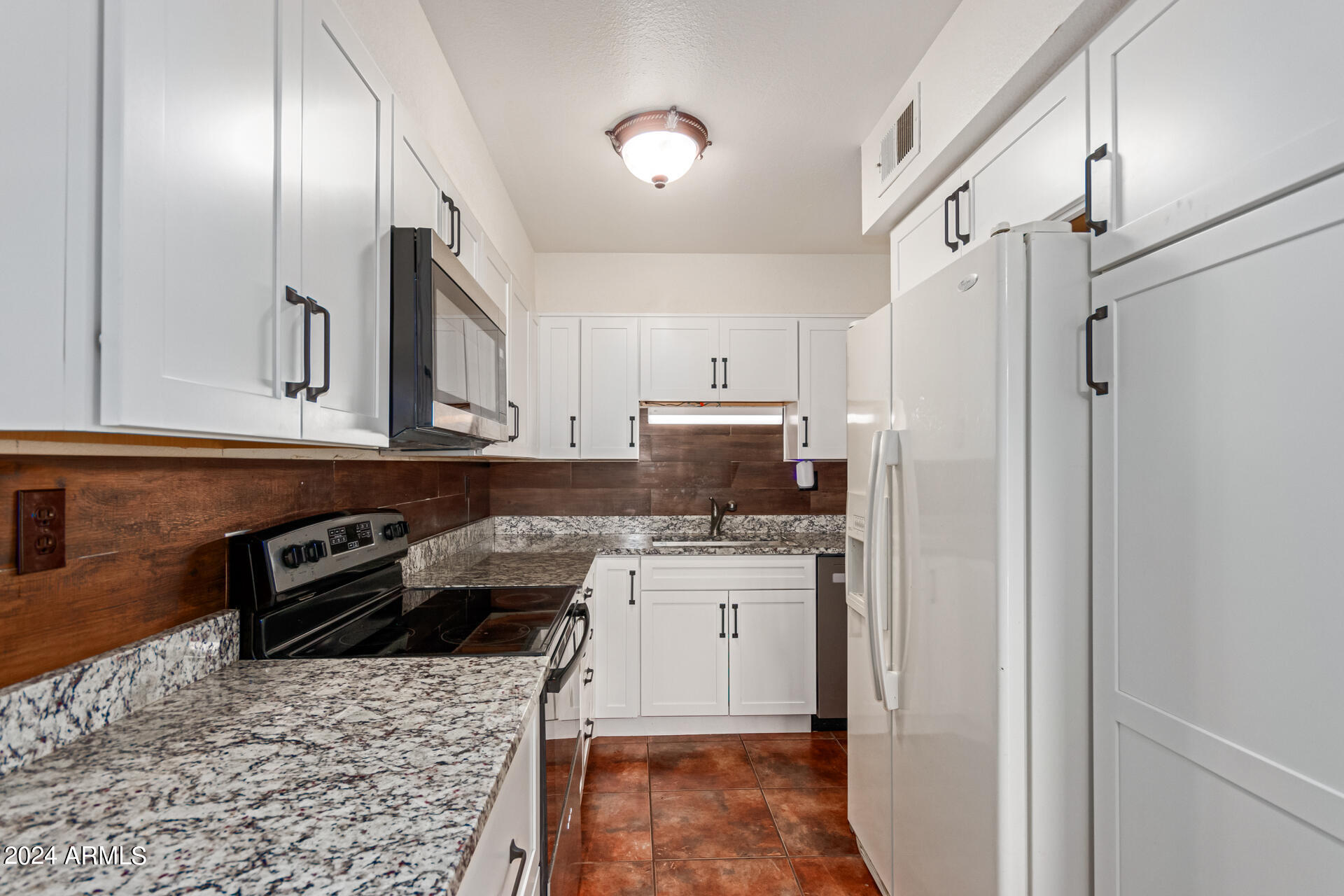 944 S VALENCIA -- # 21