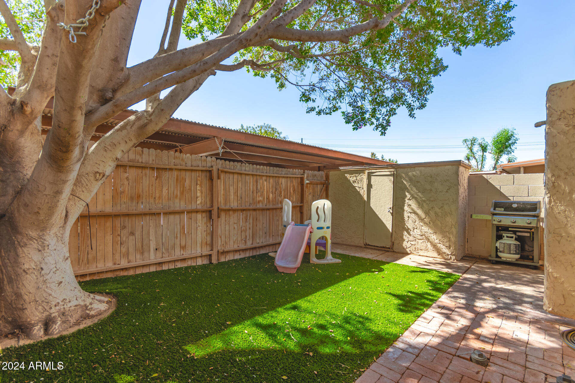 944 S VALENCIA -- # 21