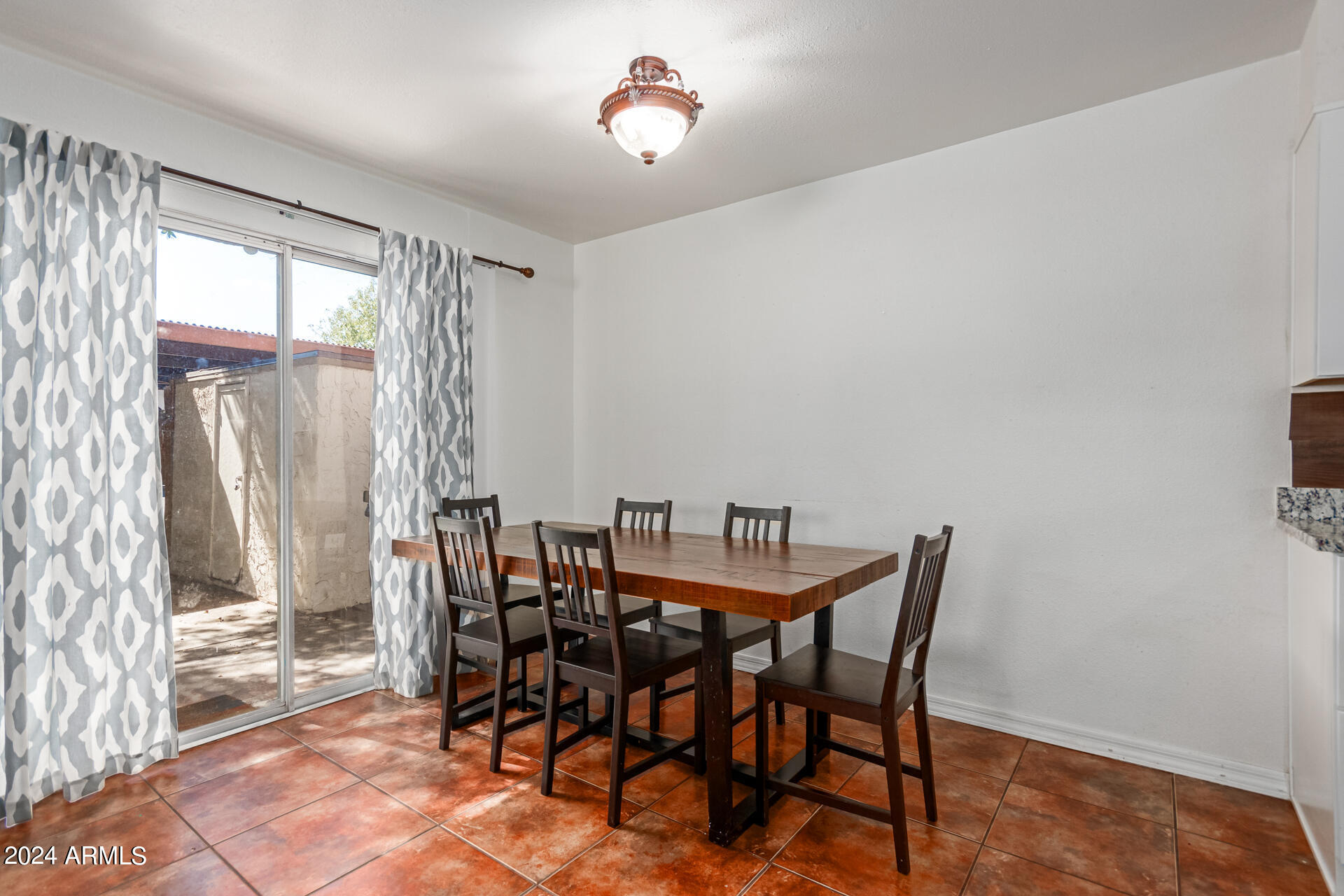 944 S VALENCIA -- # 21