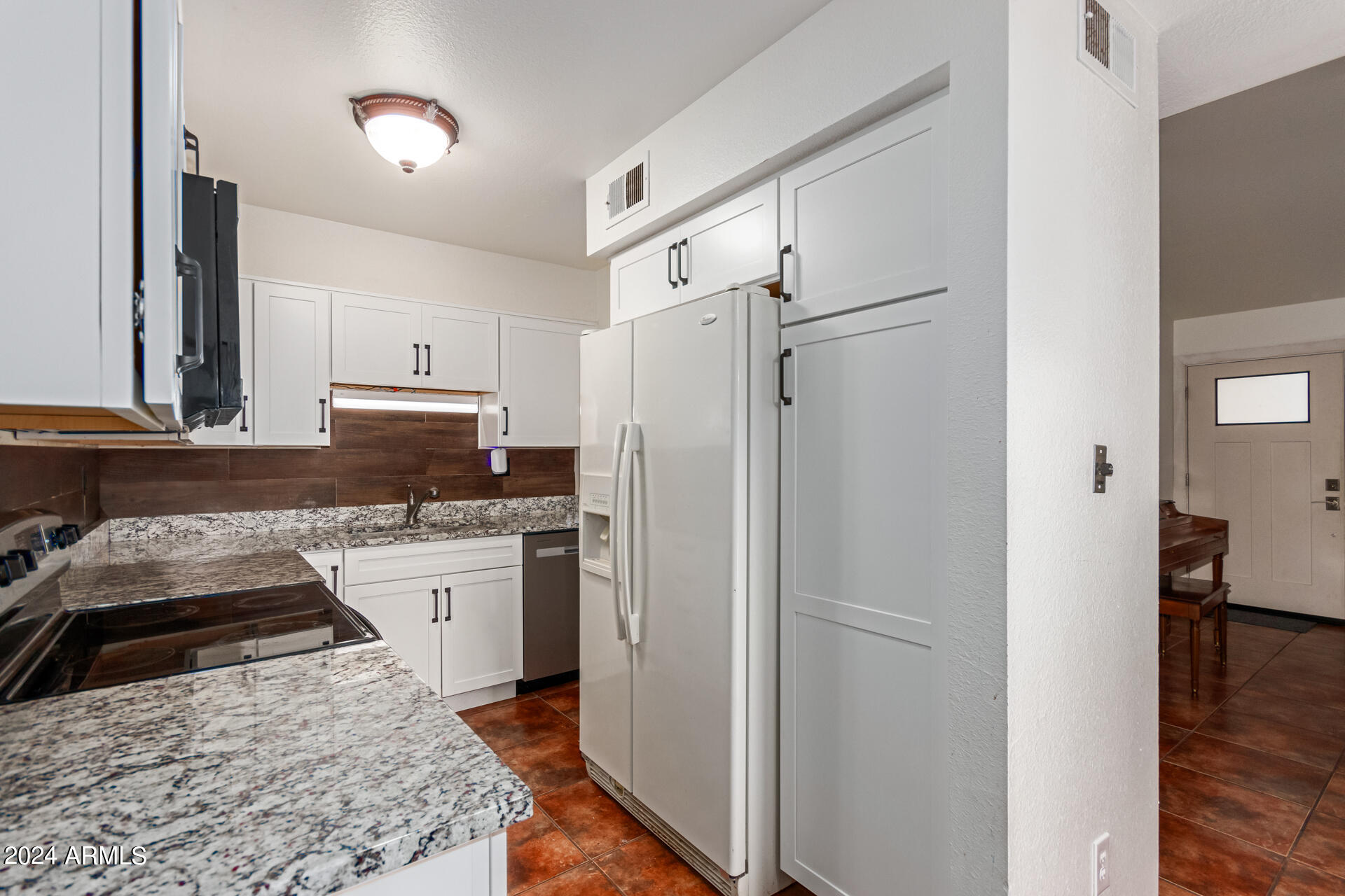 944 S VALENCIA -- # 21