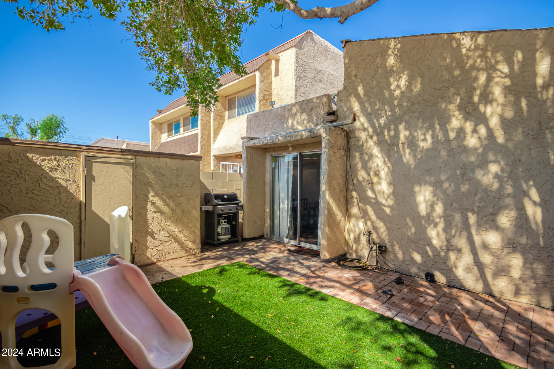 944 S VALENCIA -- # 21