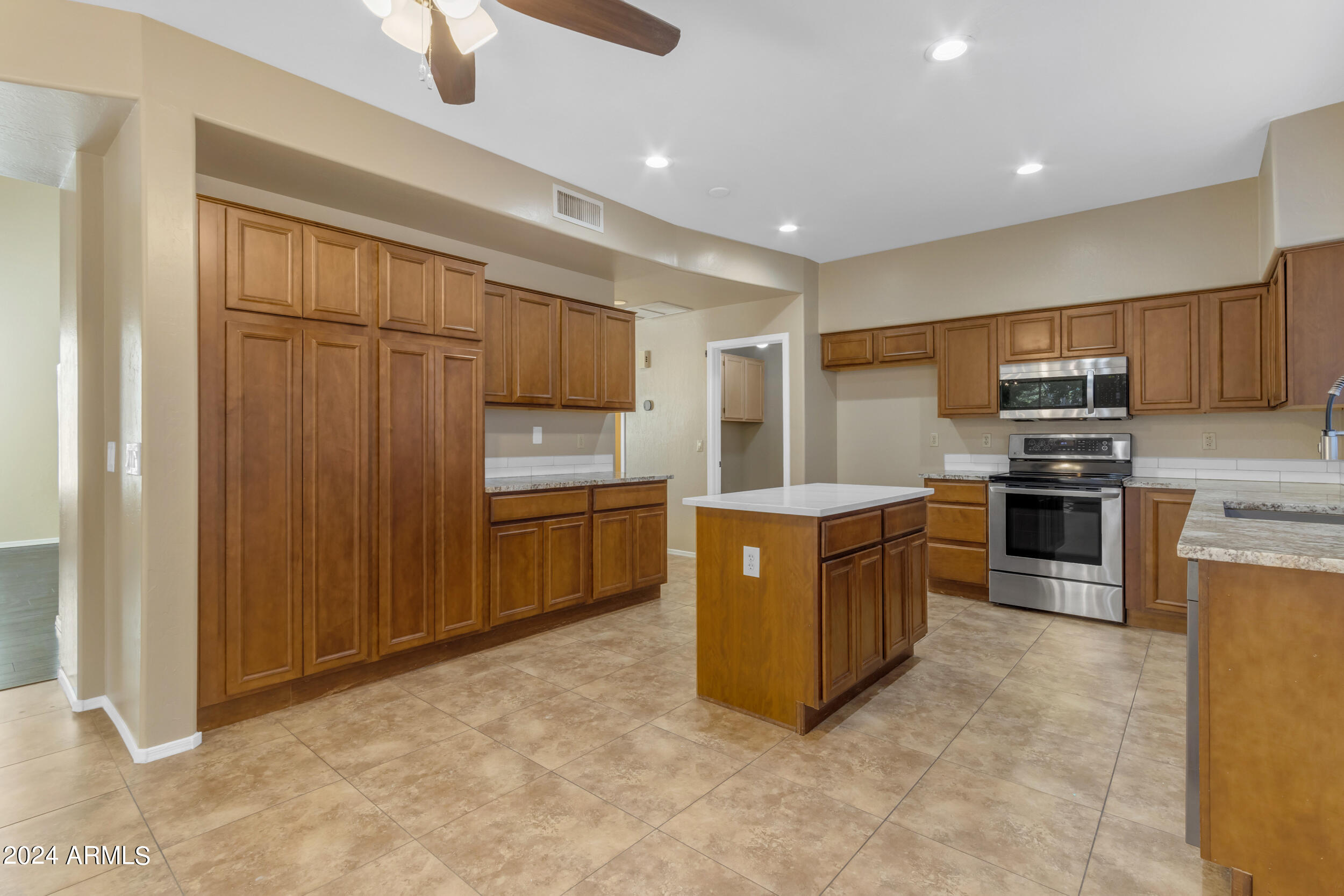 971 N FLORENCE Drive