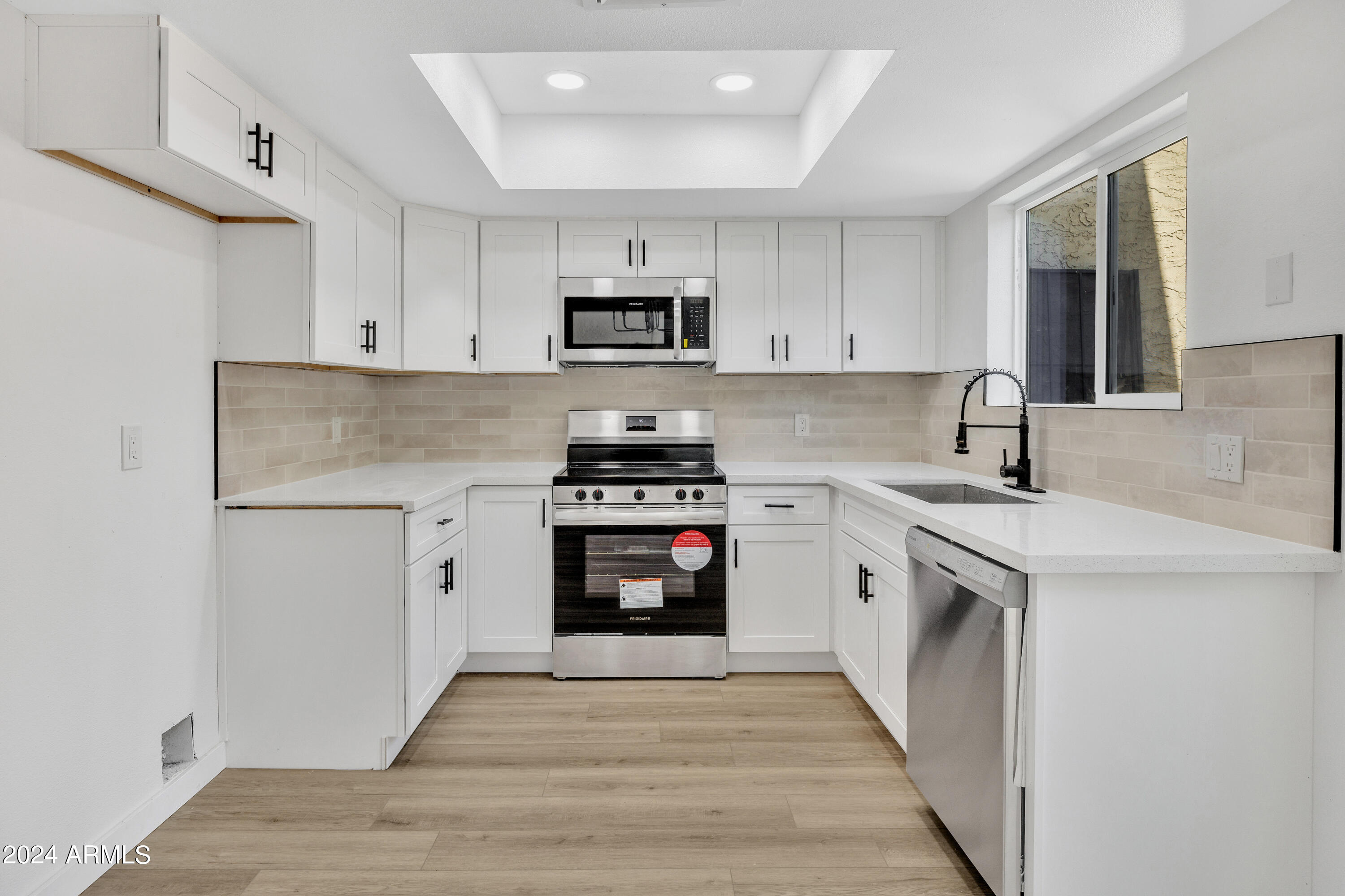 10411 N 11TH Avenue # 27