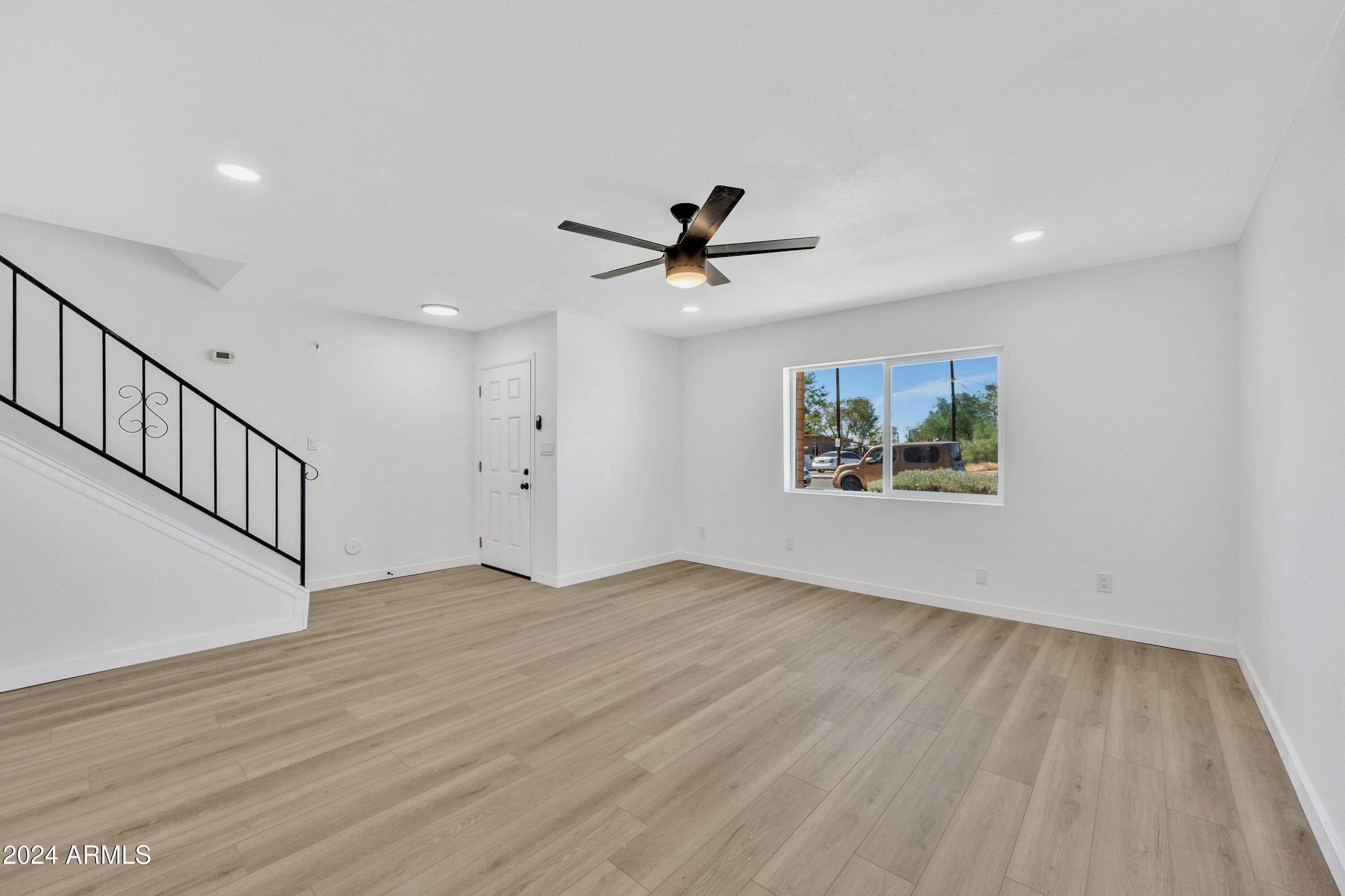 10411 N 11TH Avenue # 27