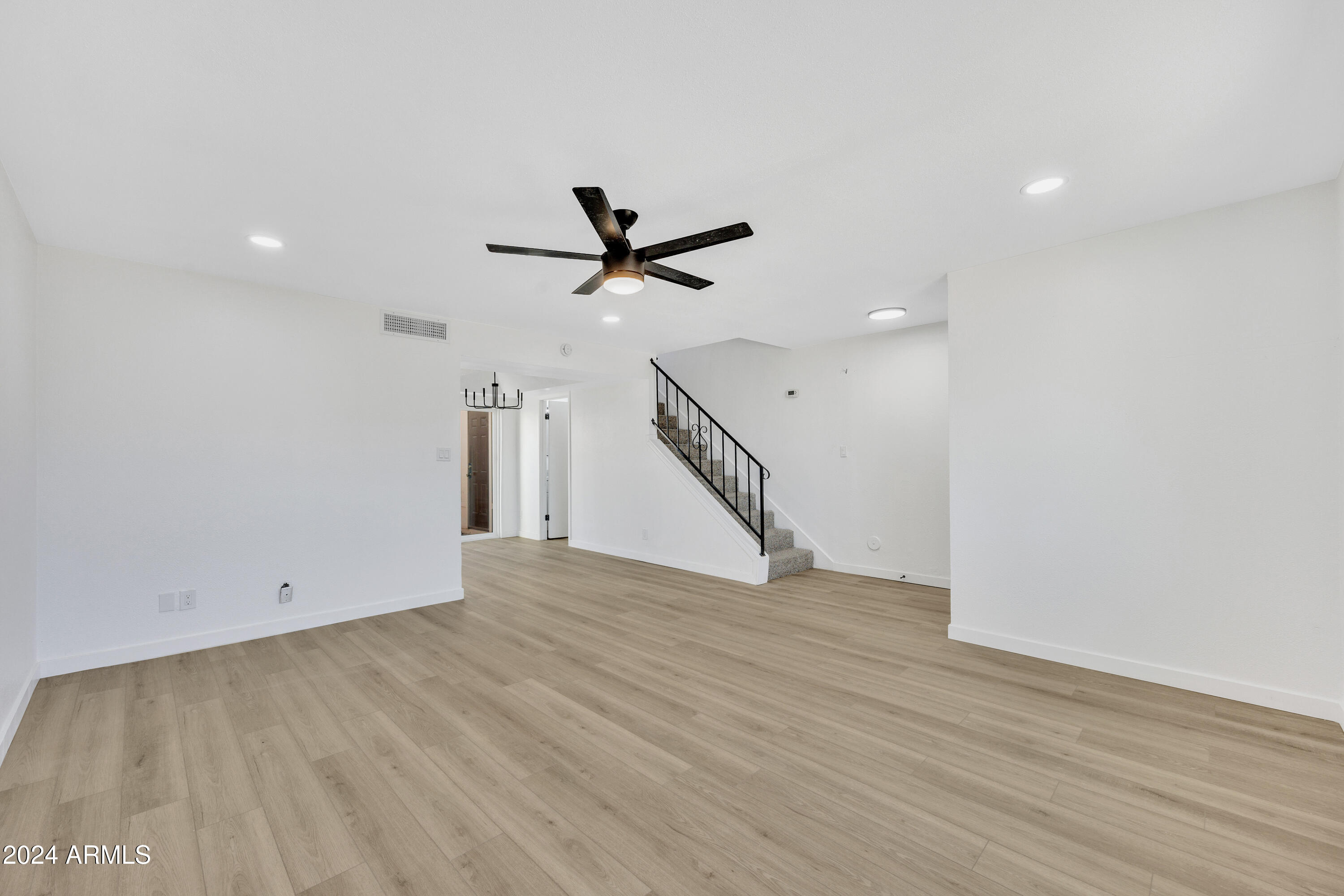 10411 N 11TH Avenue # 27