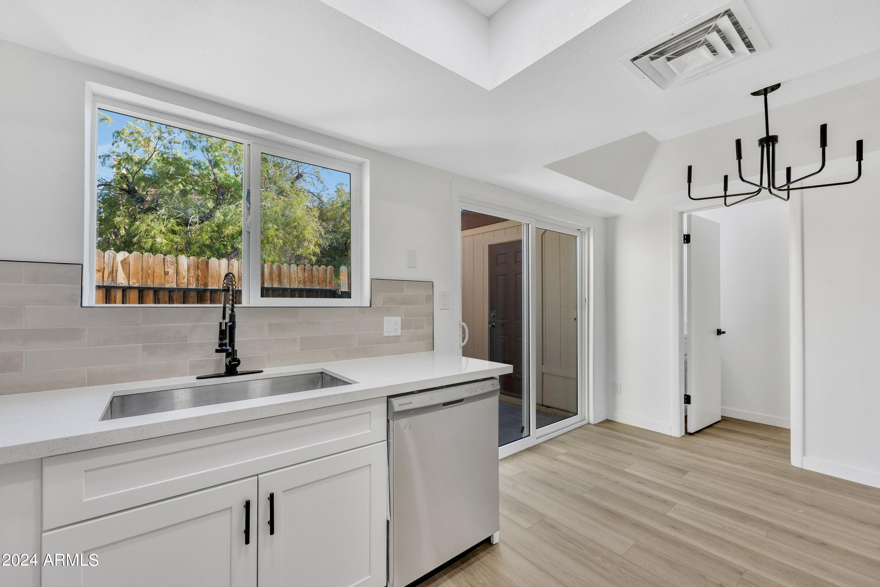 10411 N 11TH Avenue # 27