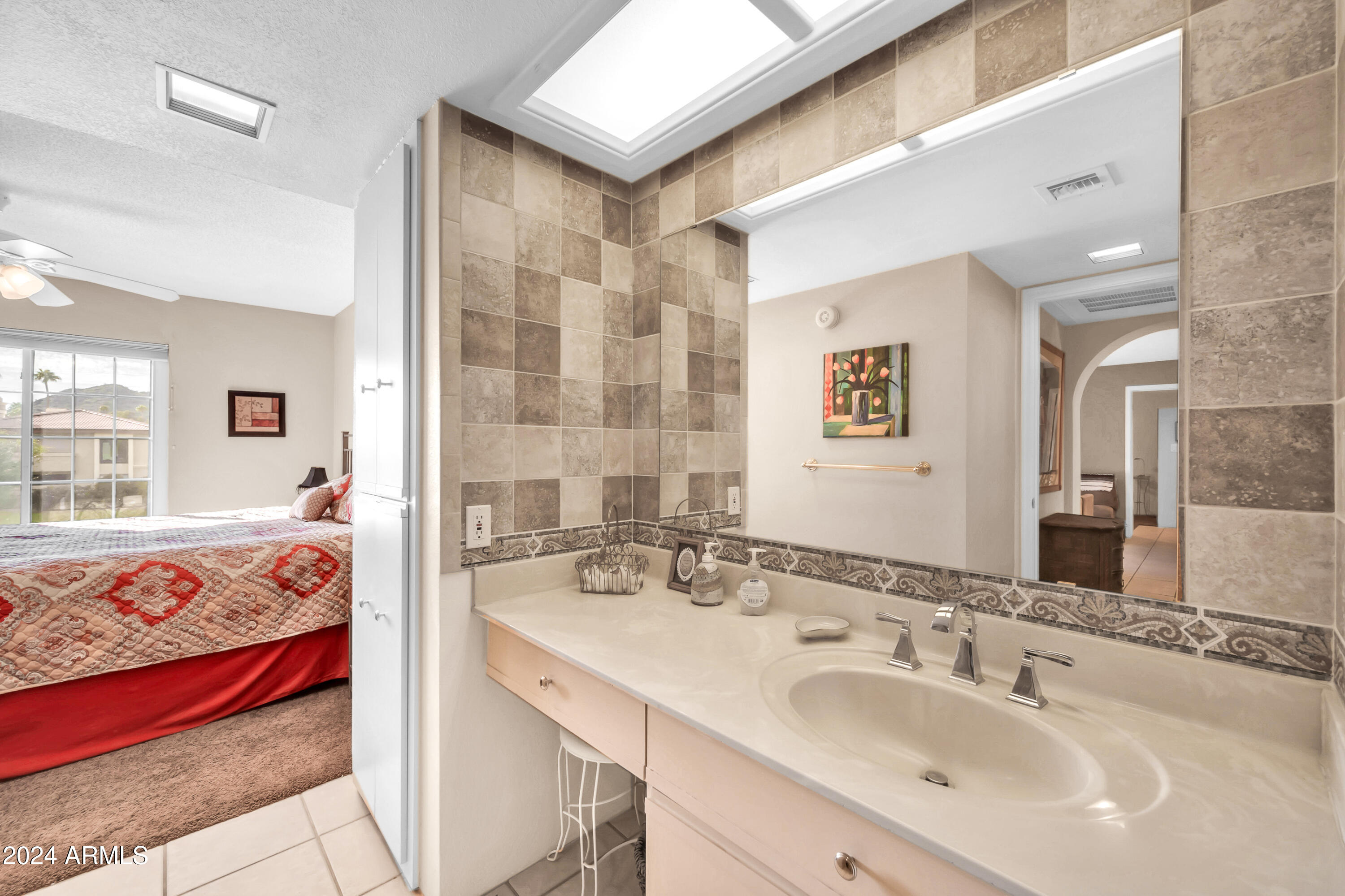 10410 N CAVE CREEK Road # 2022