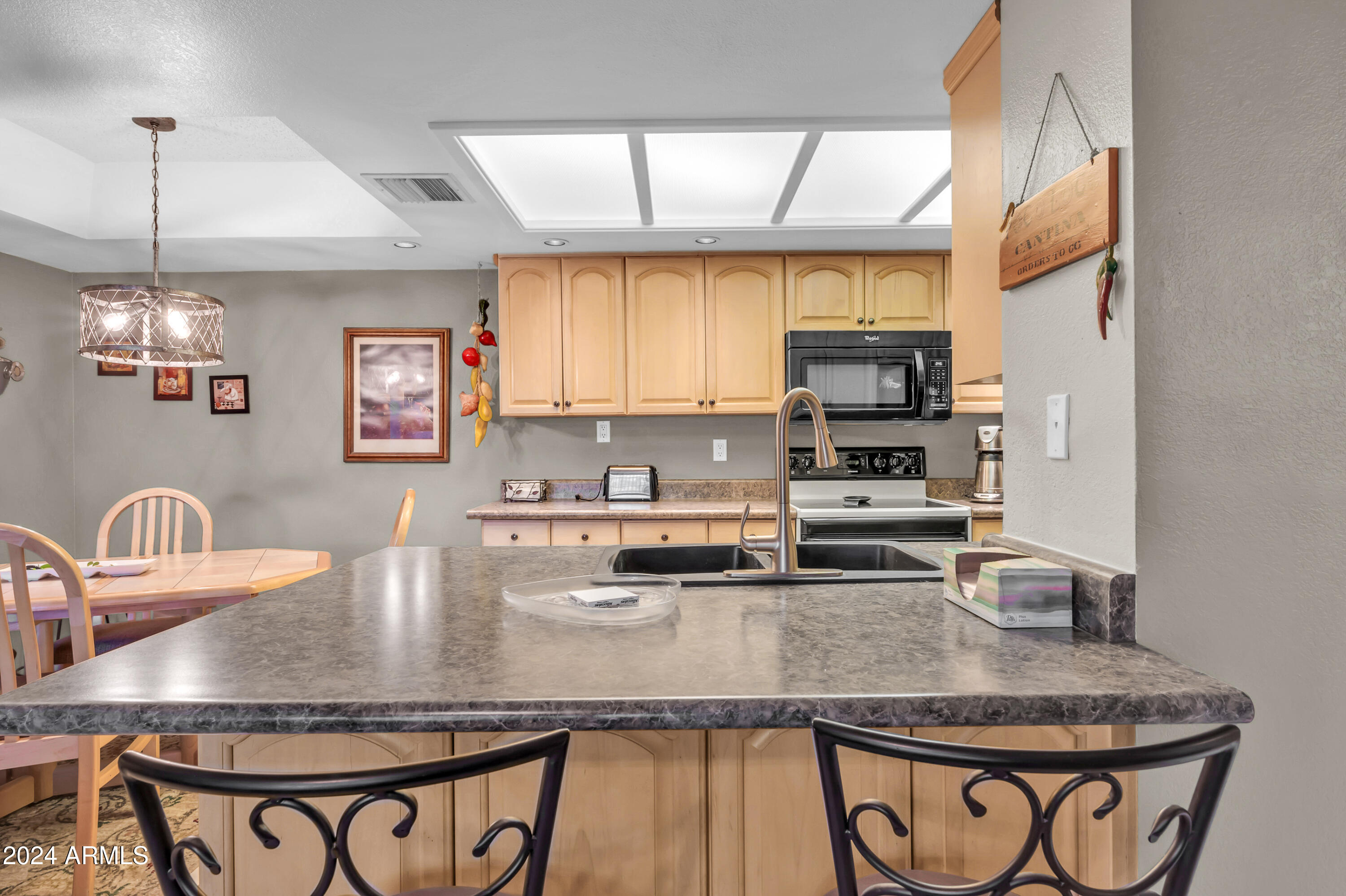 10410 N CAVE CREEK Road # 2022