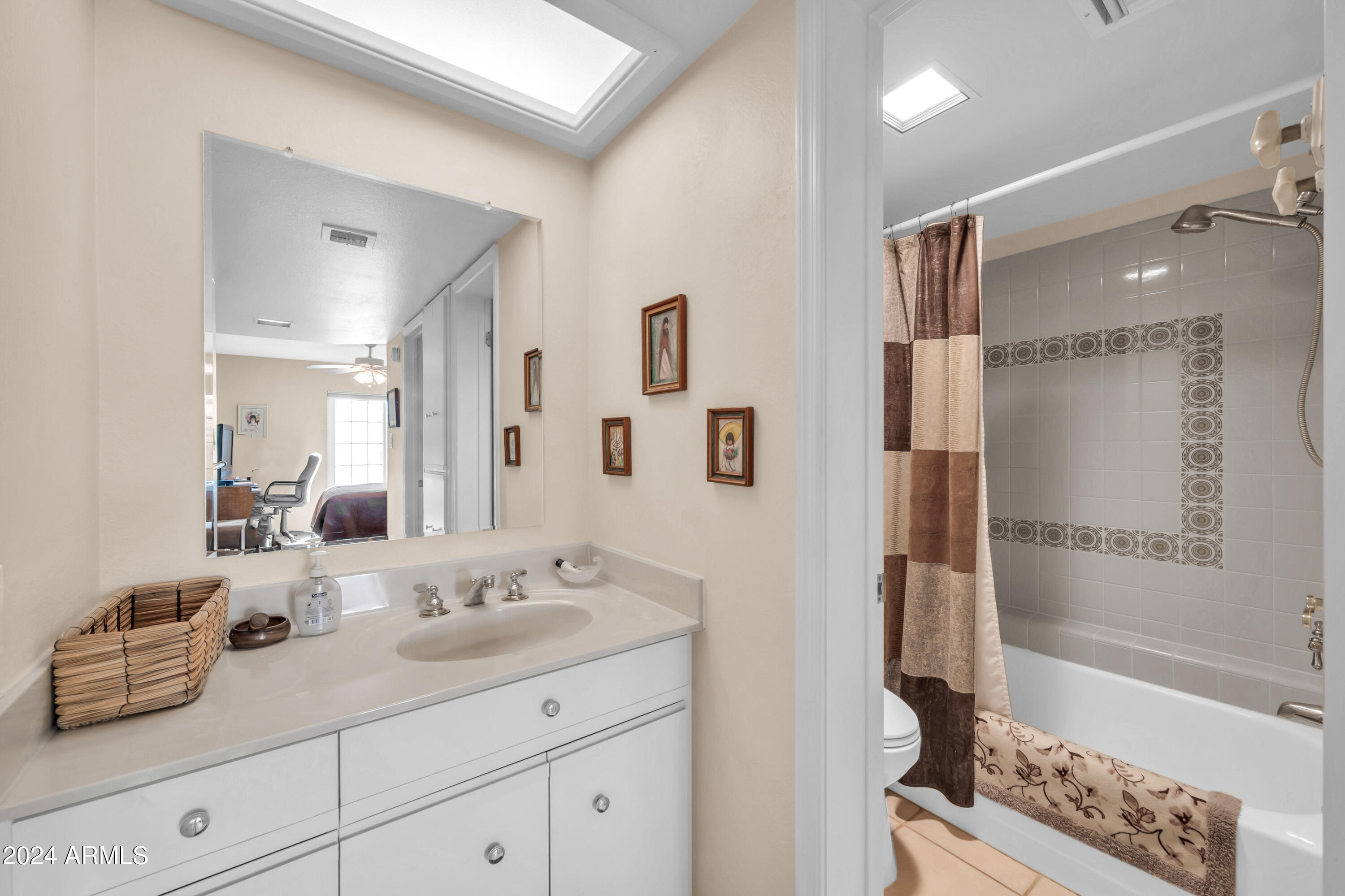 10410 N CAVE CREEK Road # 2022