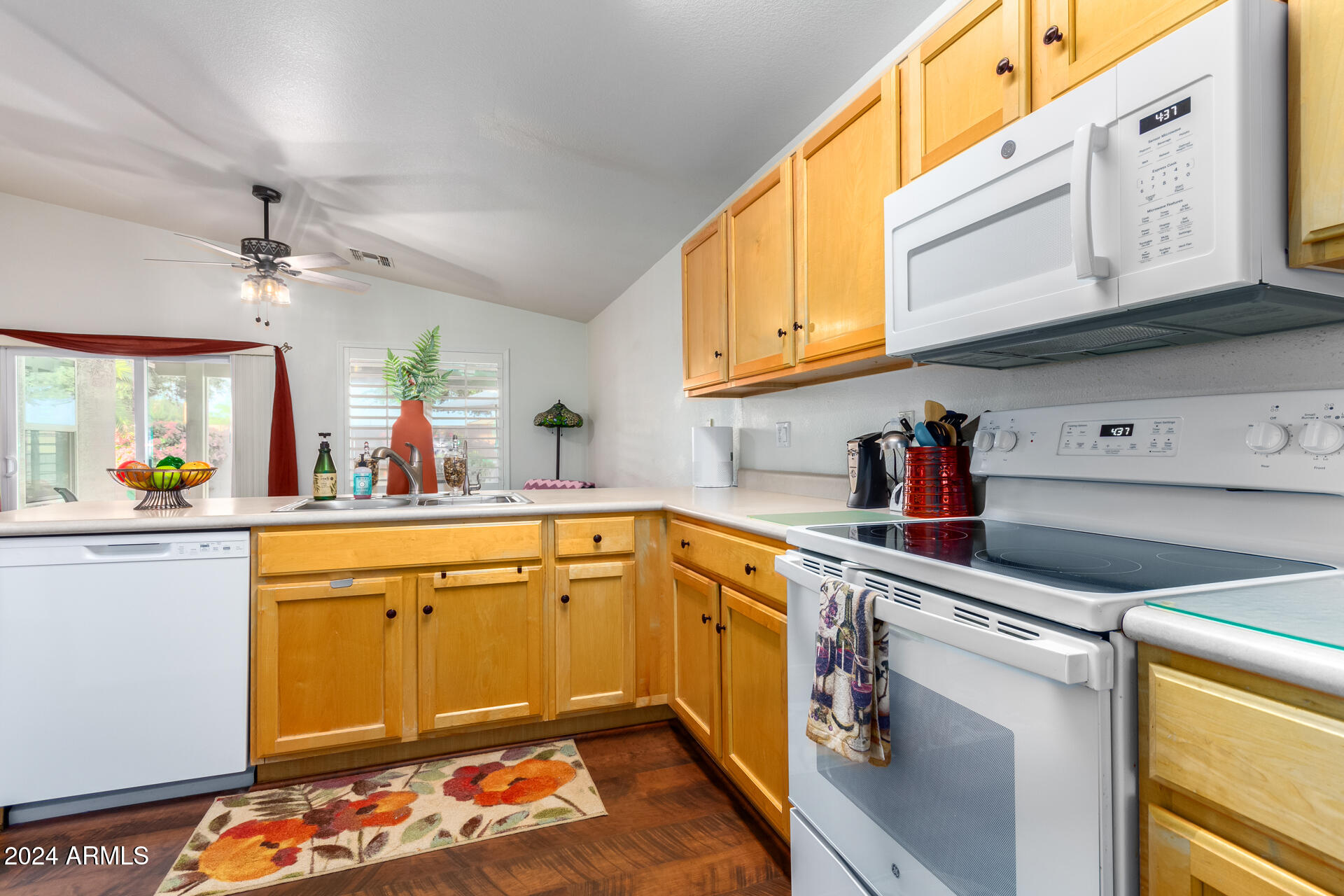 1366 E AUGUSTA Avenue