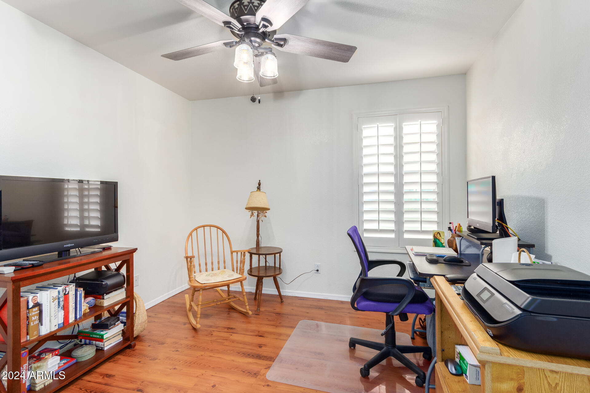 1366 E AUGUSTA Avenue