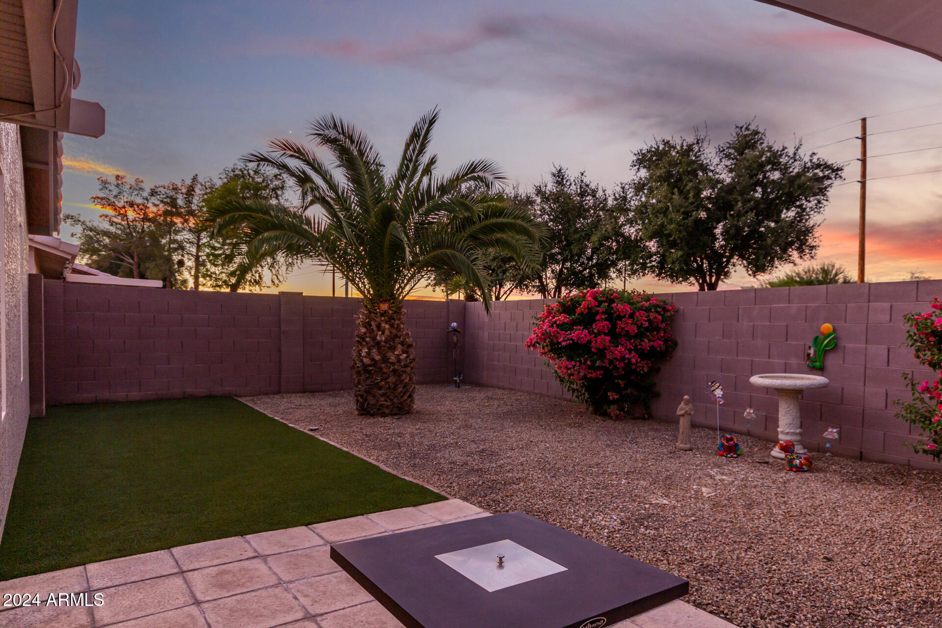 1366 E AUGUSTA Avenue