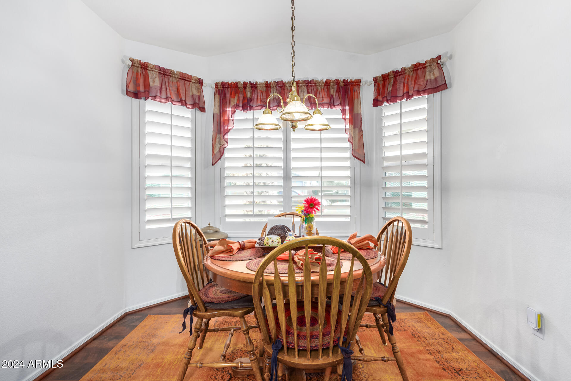 1366 E AUGUSTA Avenue