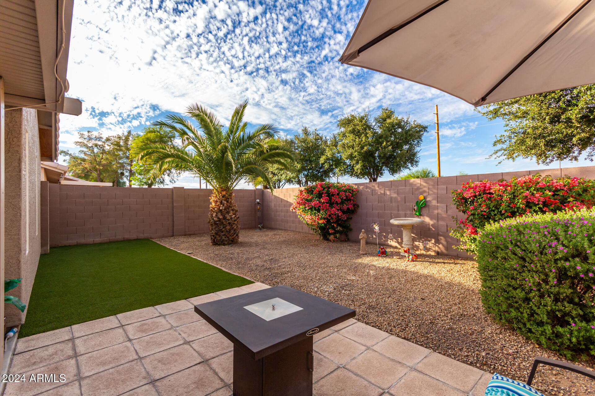 1366 E AUGUSTA Avenue