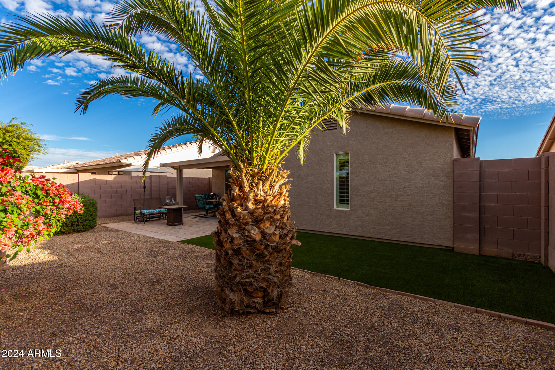 1366 E AUGUSTA Avenue