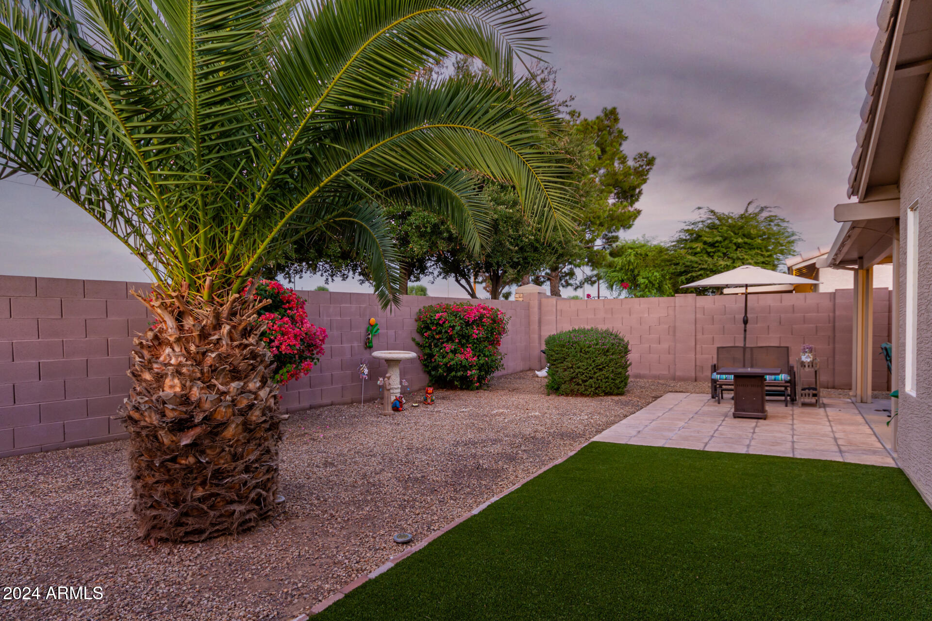 1366 E AUGUSTA Avenue