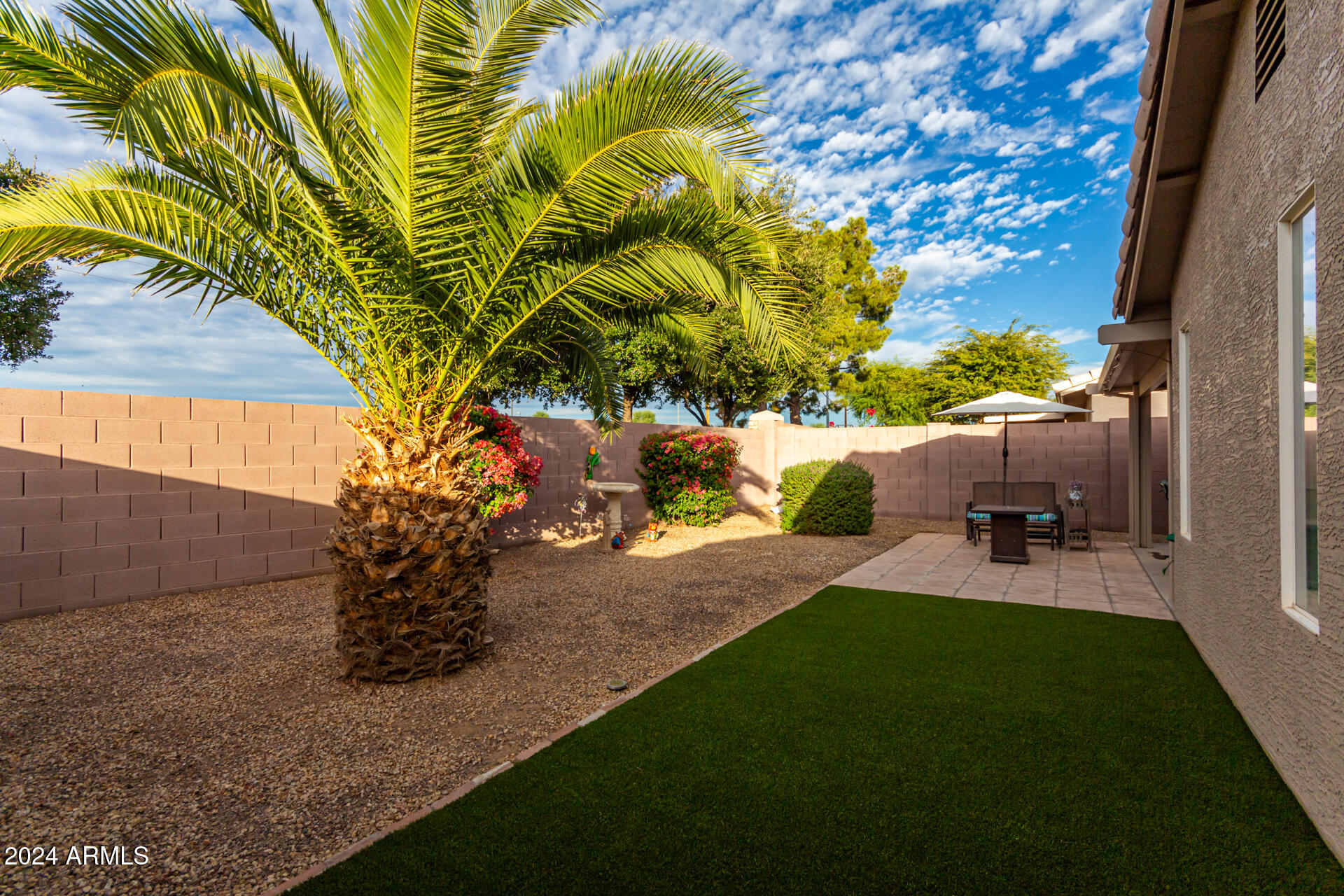 1366 E AUGUSTA Avenue