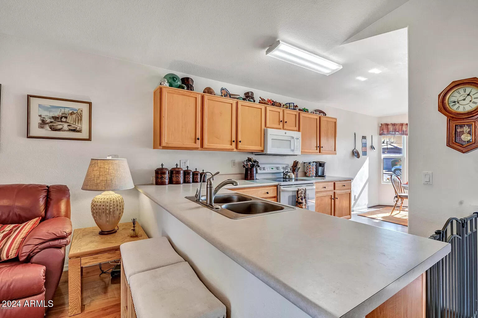 1366 E AUGUSTA Avenue