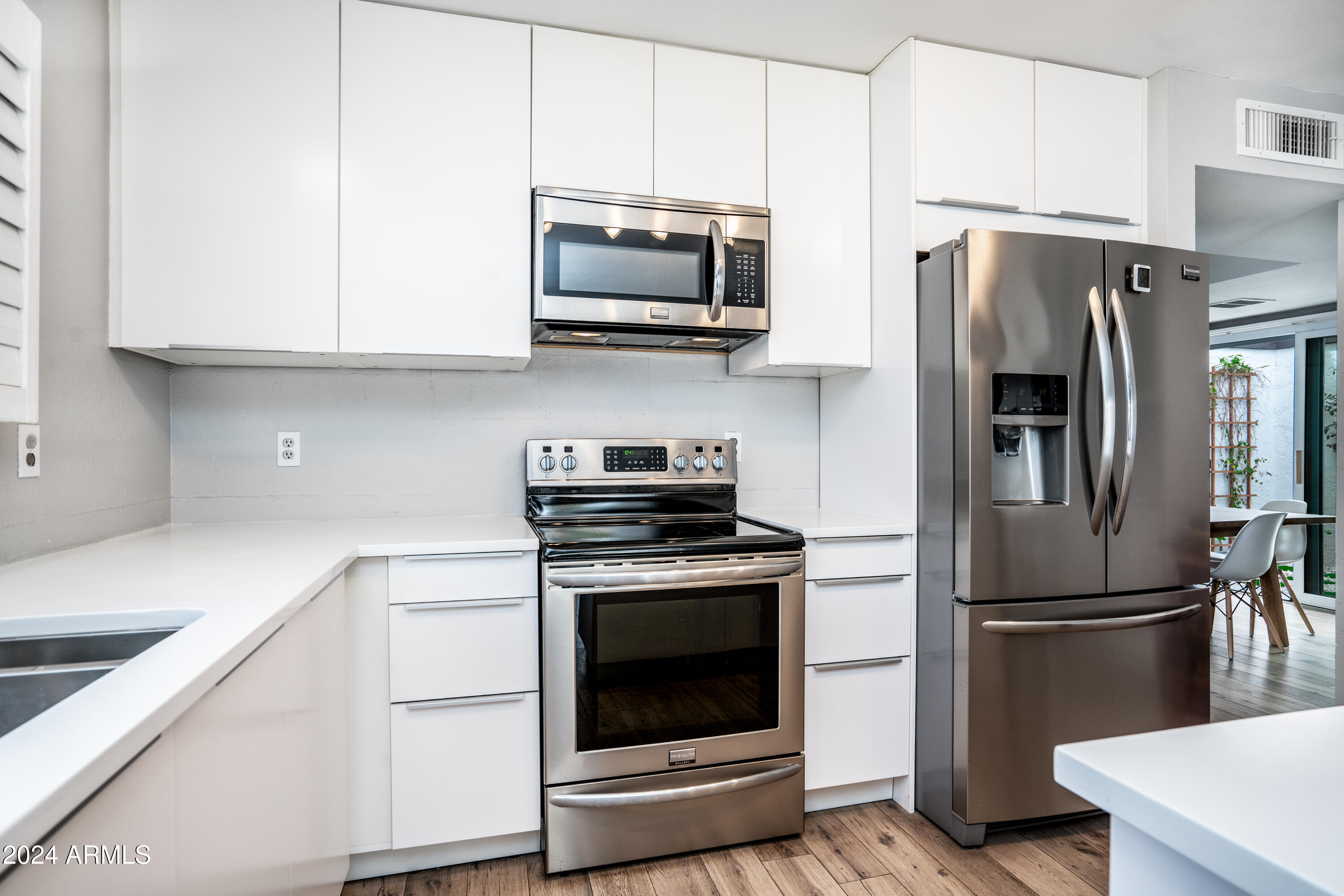 948 N 87TH Street