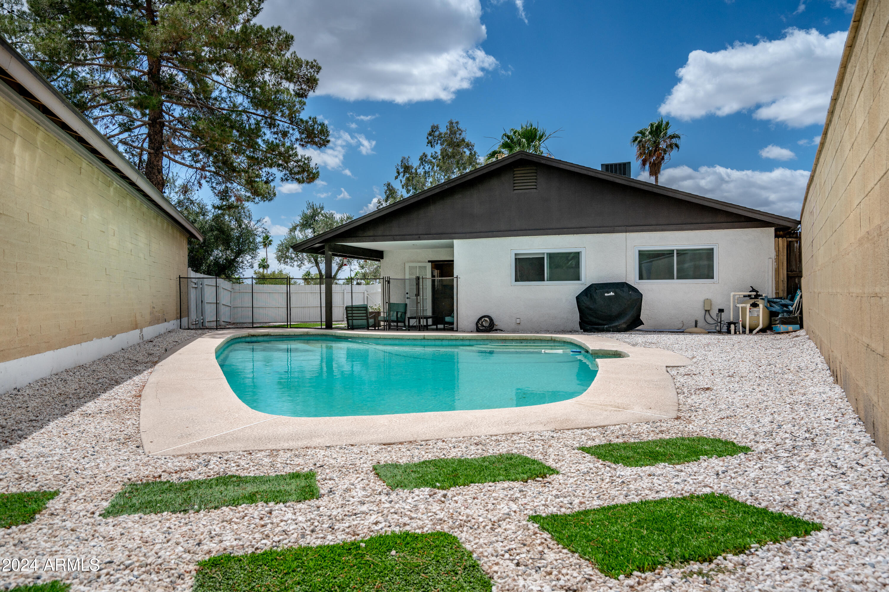 948 N 87TH Street