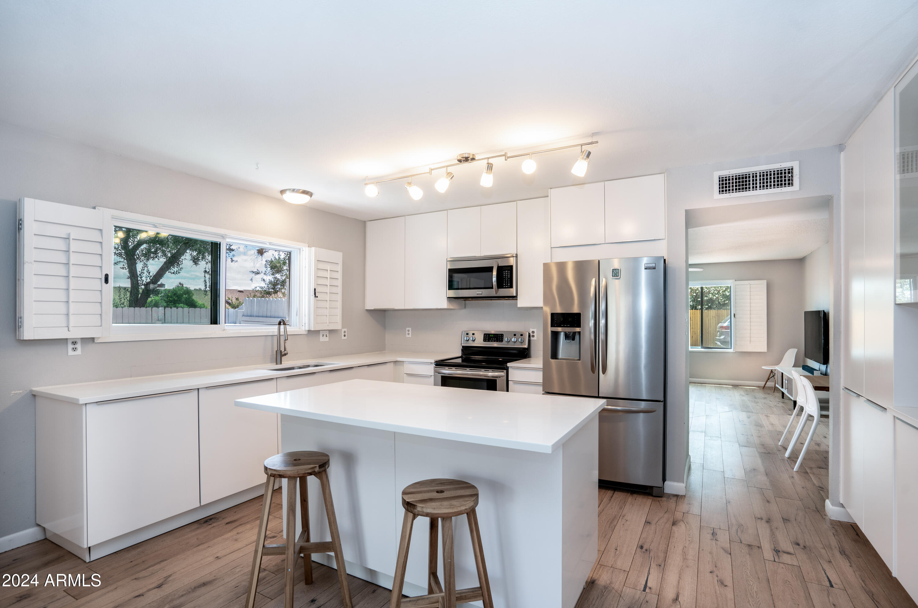 948 N 87TH Street