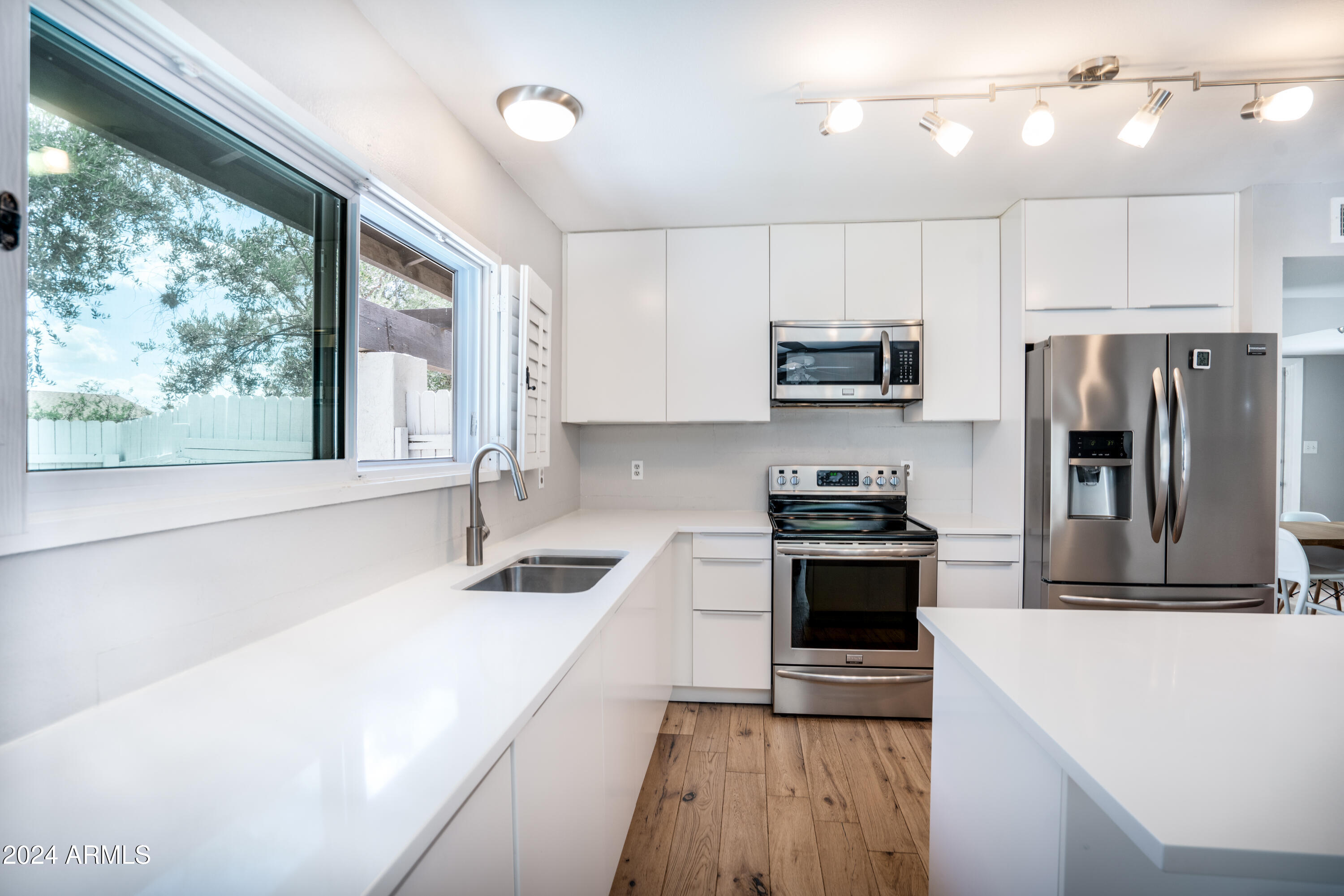 948 N 87TH Street