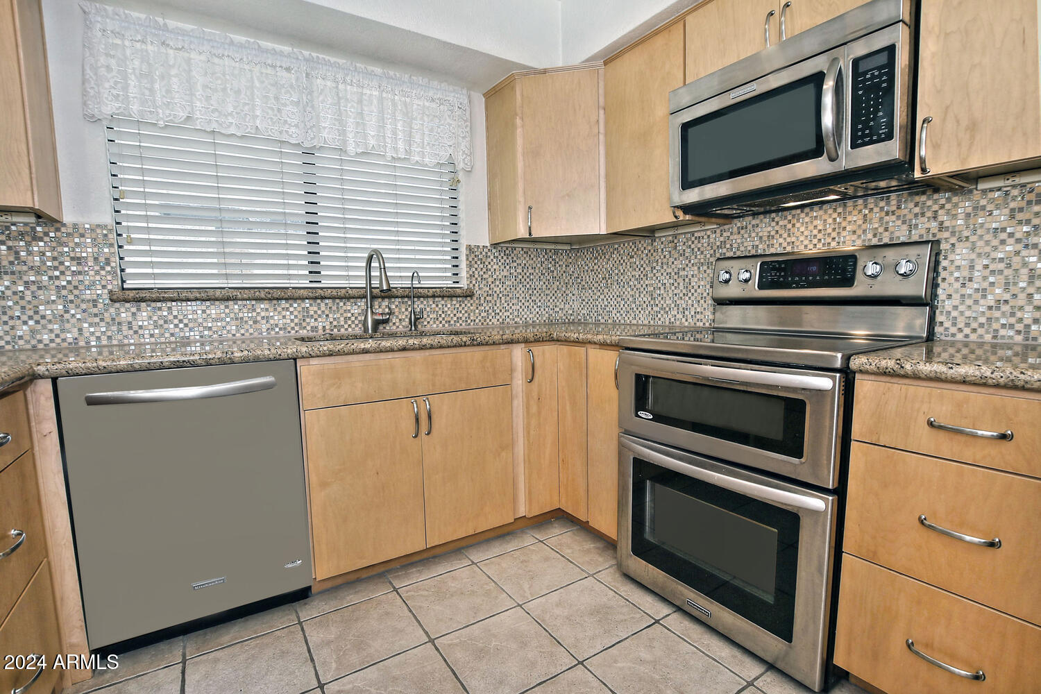 91 W CALLE DE ARCOS --