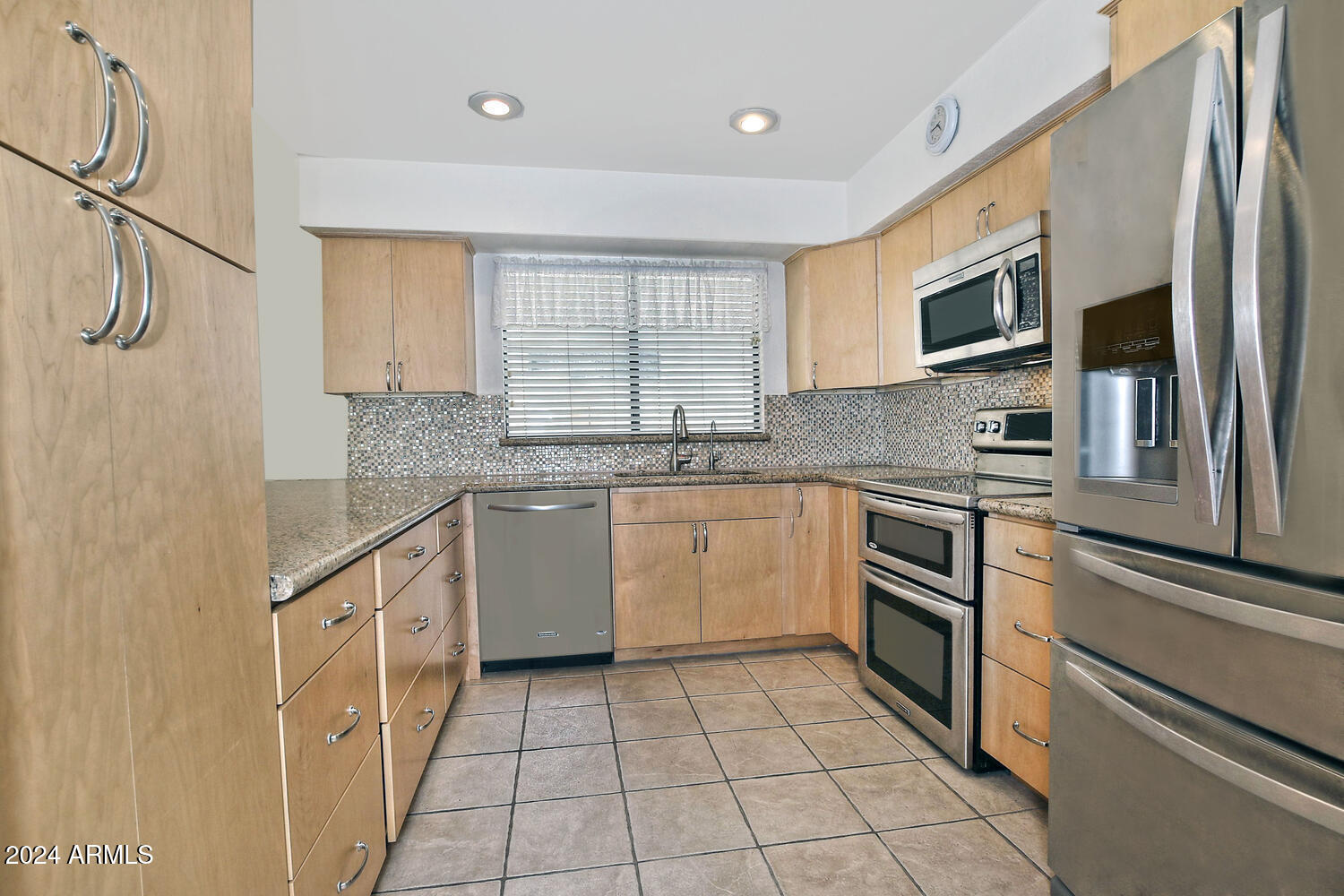 91 W CALLE DE ARCOS --