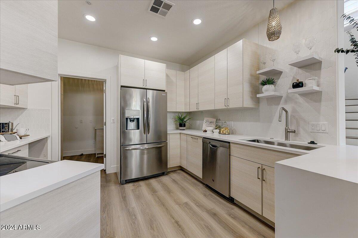 8180 E SHEA Boulevard # 1046