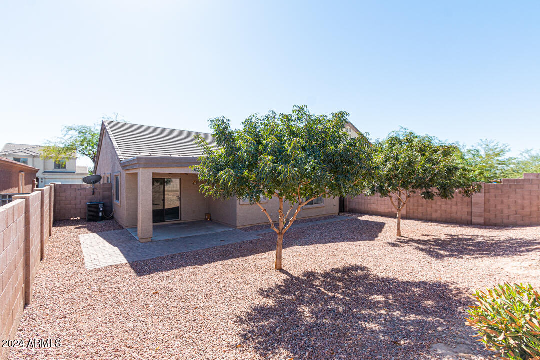 24010 W WAYLAND Drive