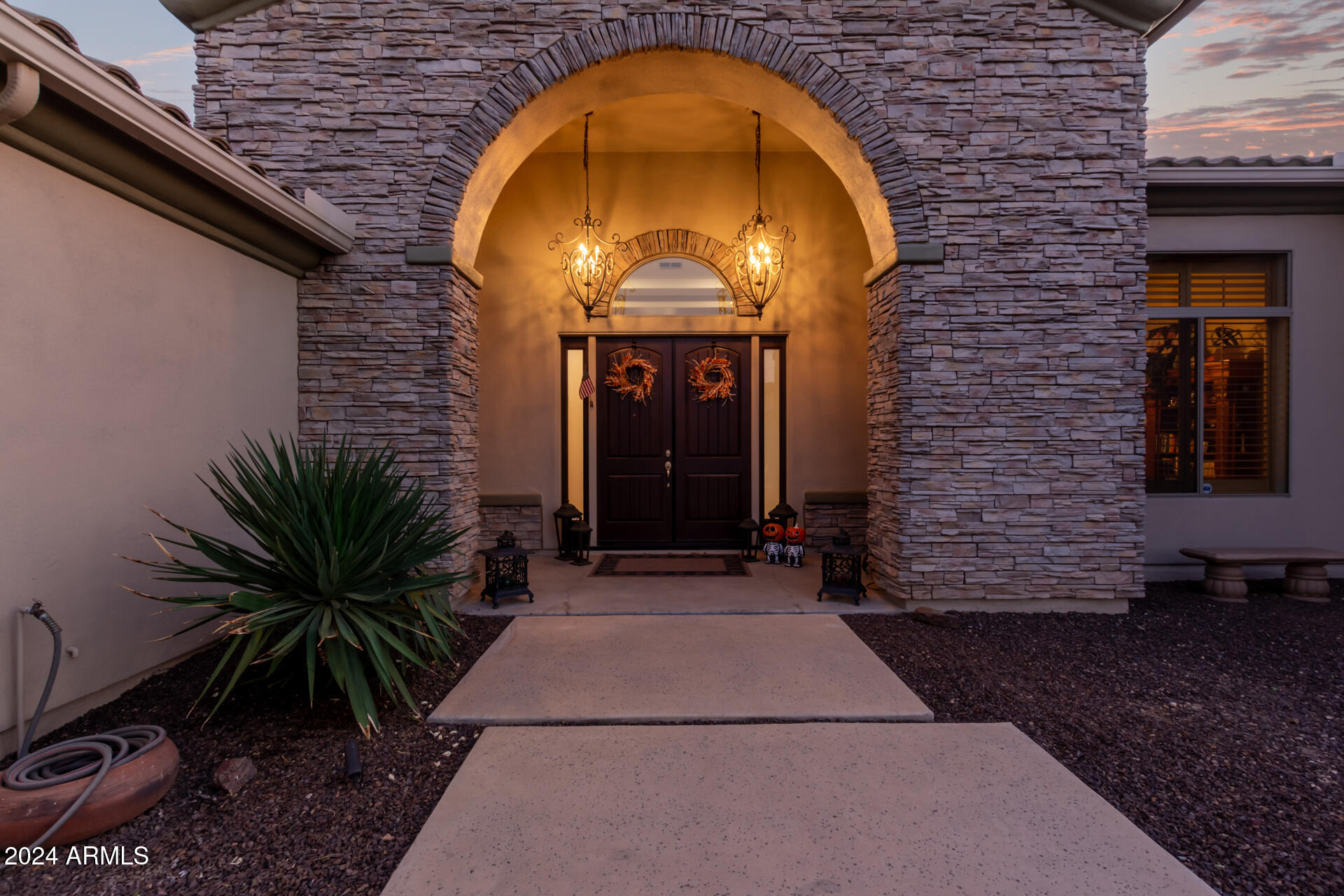 9197 W MOLLY Lane