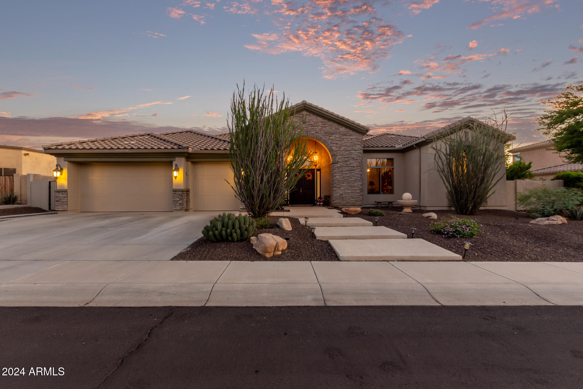 9197 W MOLLY Lane